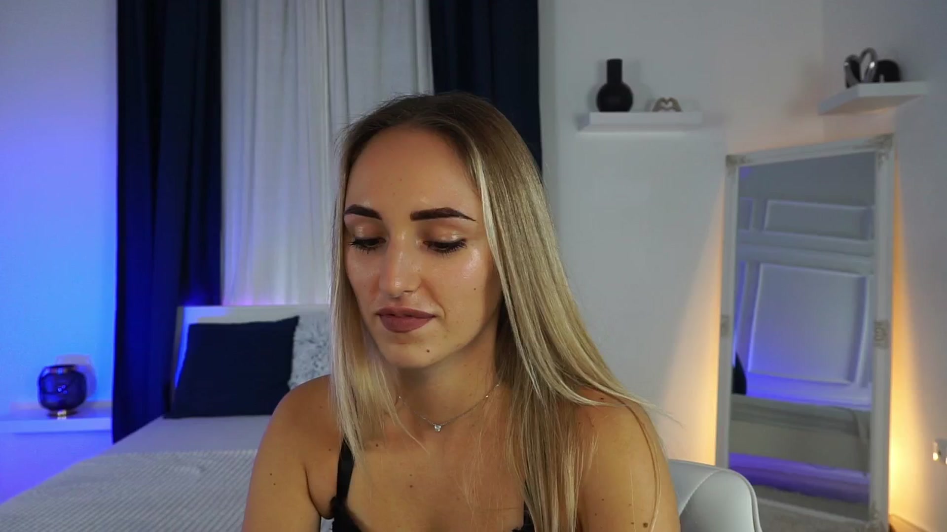 Gallery image thumbnail from LenaaStar's myfreecams stream on, 11/16/2025, 19:37 image 2 of 20
