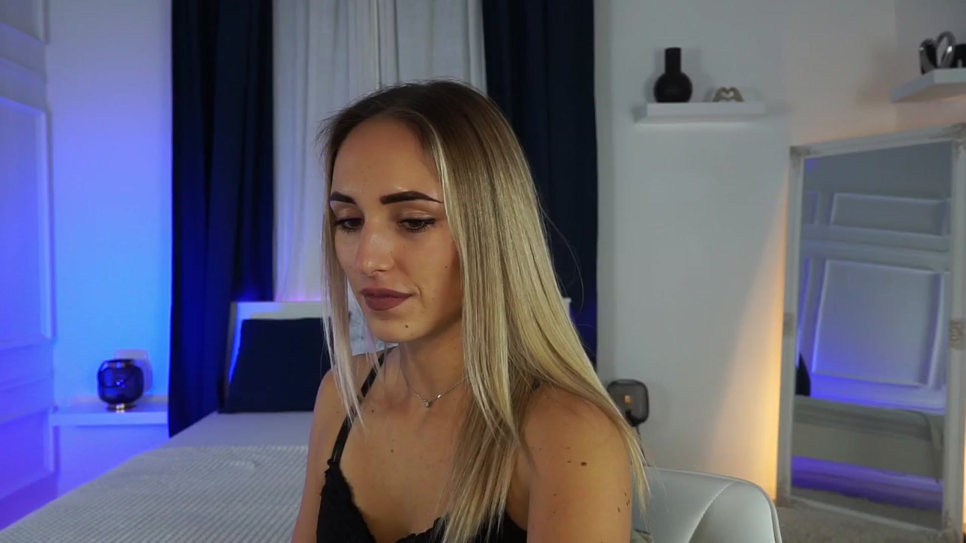 Gallery image thumbnail from LenaaStar's myfreecams stream on, 11/16/2025, 19:37 image 9 of 20