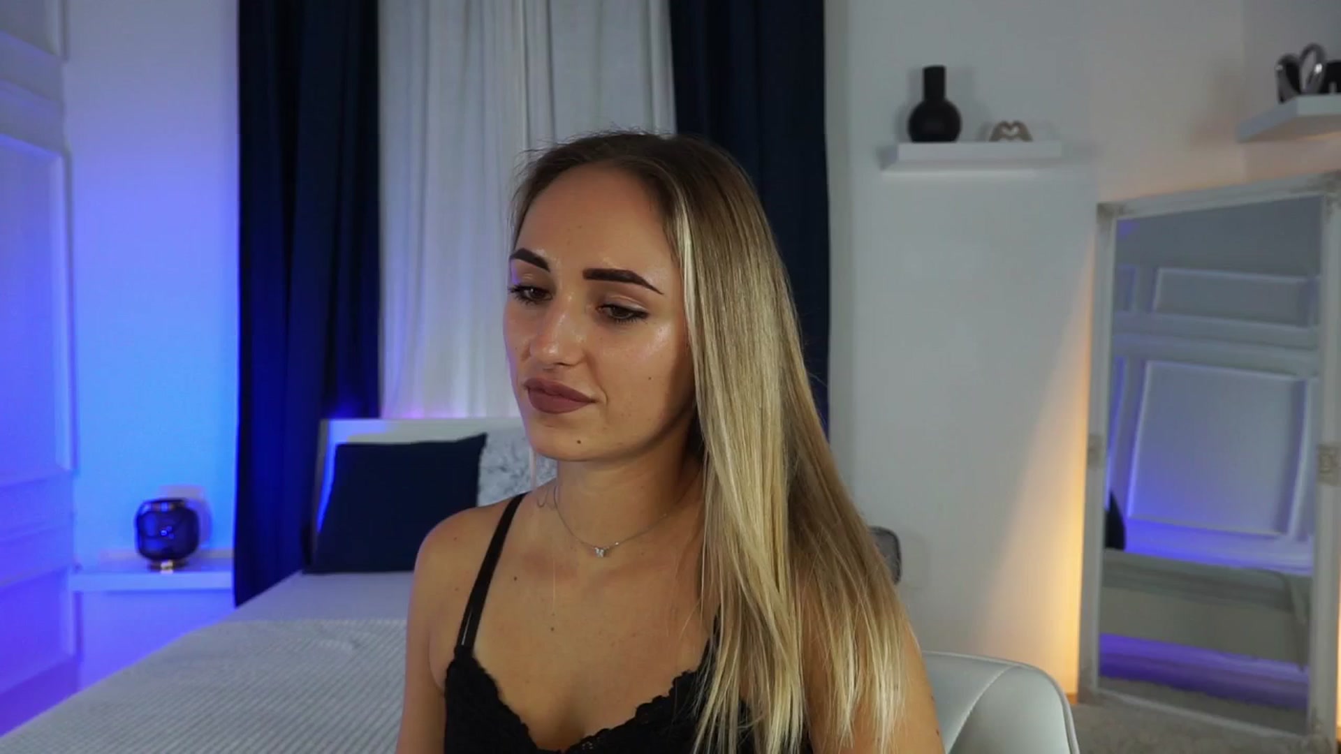 Gallery image thumbnail from LenaaStar's myfreecams stream on, 11/16/2025, 19:37 image 12 of 20