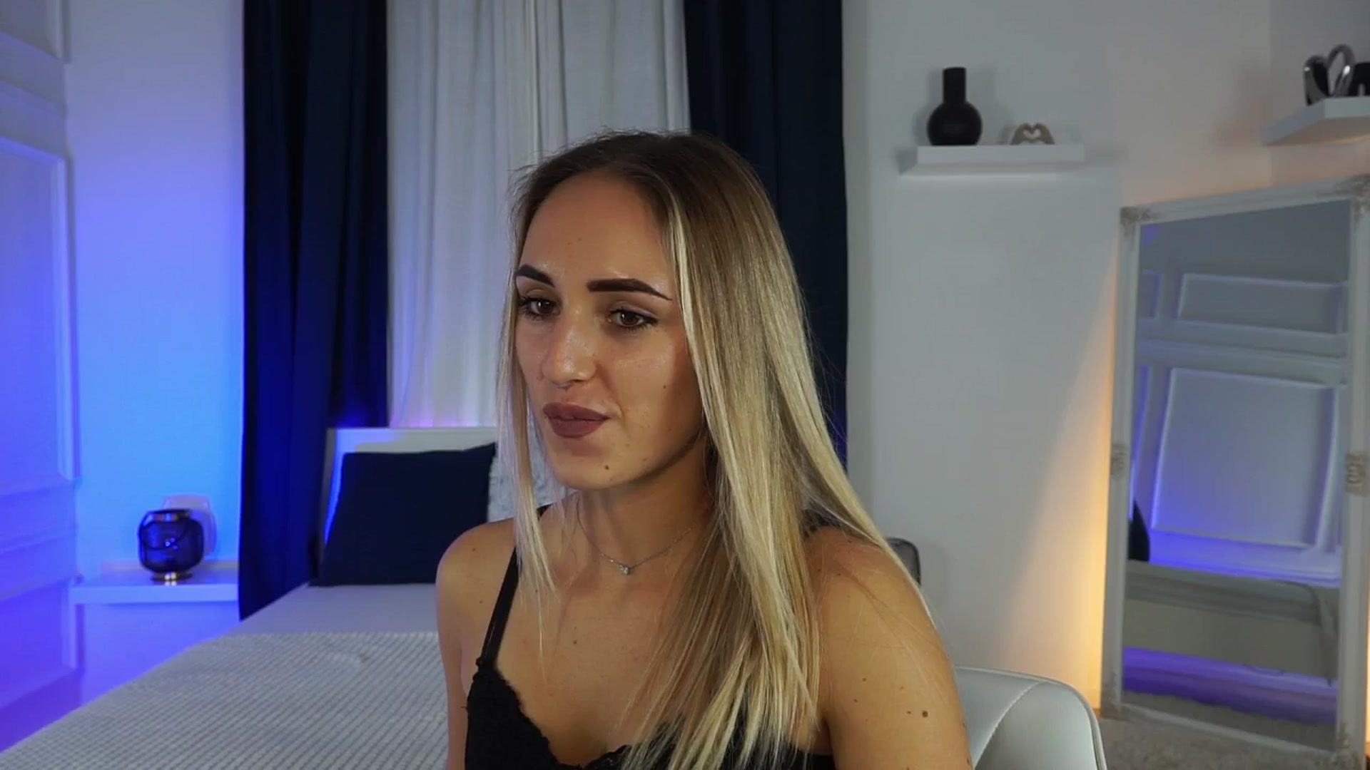 Gallery image thumbnail from LenaaStar's myfreecams stream on, 11/16/2025, 19:37 image 10 of 20