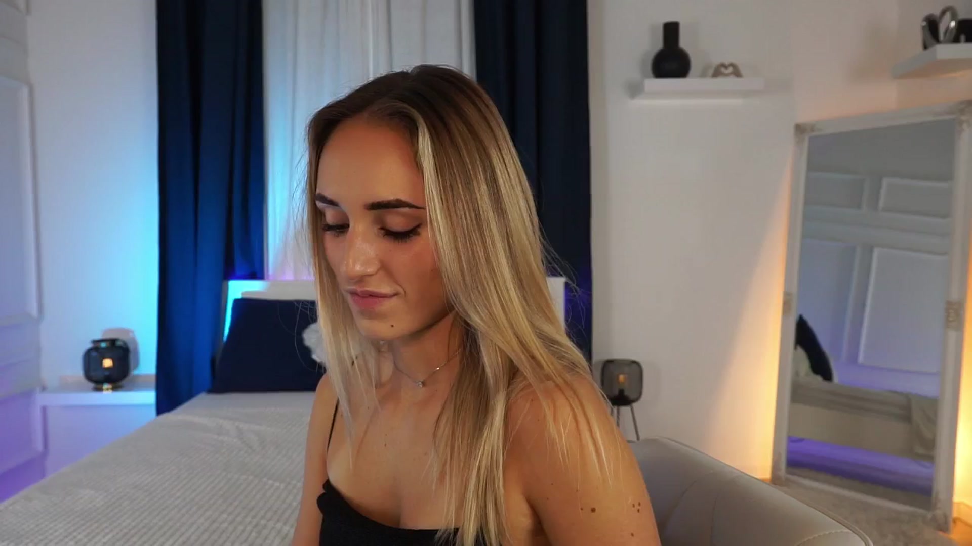 Gallery image thumbnail from LenaaStar's myfreecams stream on, 11/21/2025, 16:22 image 18 of 20