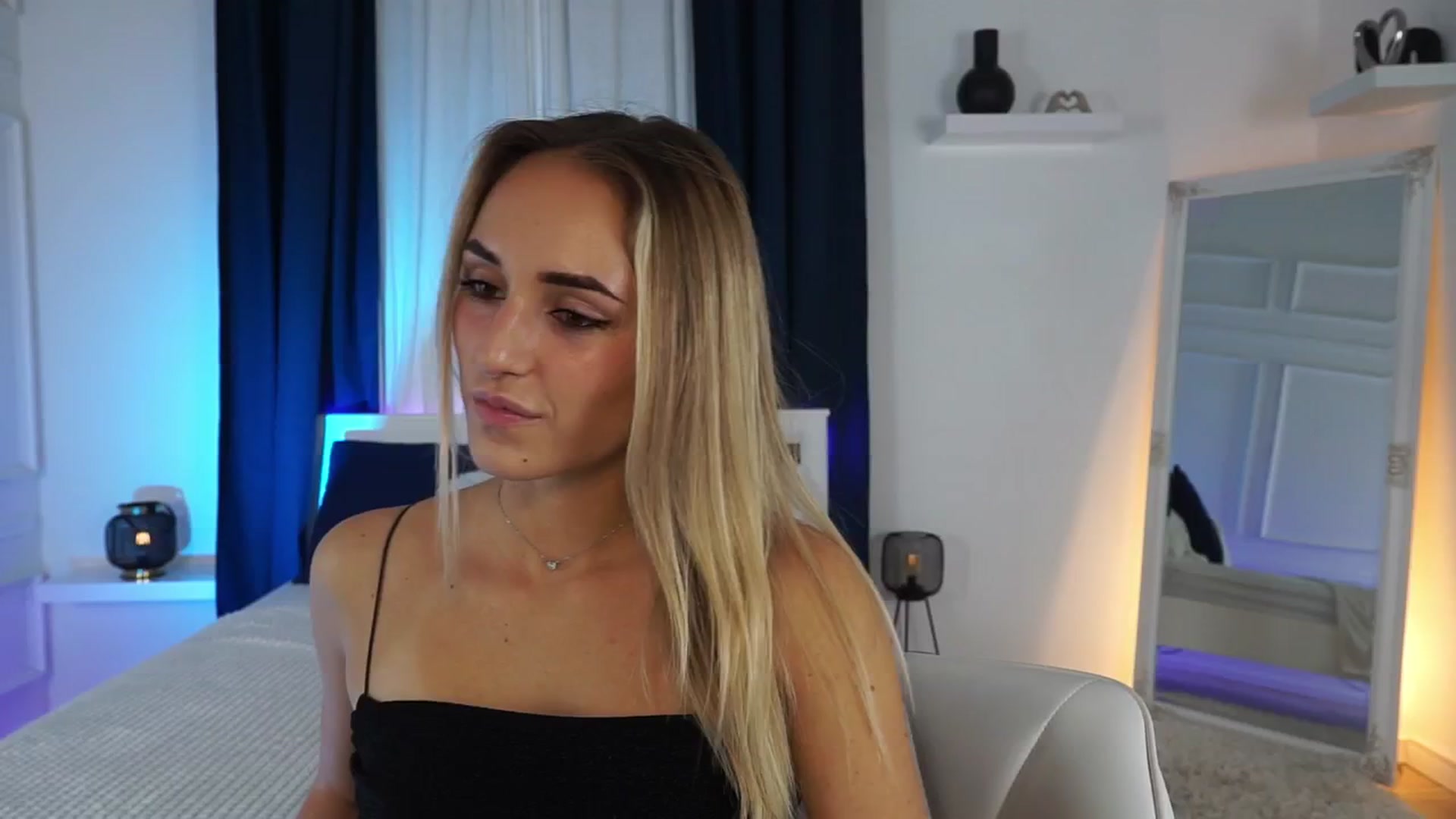 Gallery image thumbnail from LenaaStar's myfreecams stream on, 11/21/2025, 16:22 image 10 of 20