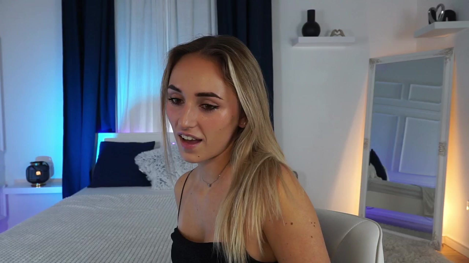 Gallery image thumbnail from LenaaStar's myfreecams stream on, 11/21/2025, 16:22 image 7 of 20