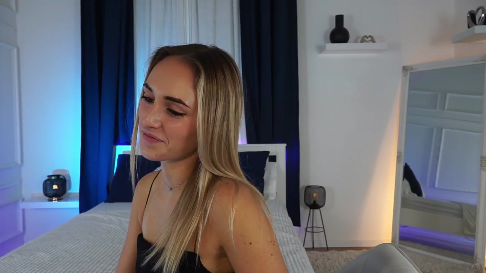 Gallery image thumbnail from LenaaStar's myfreecams stream on, 11/21/2025, 18:27 image 2 of 20