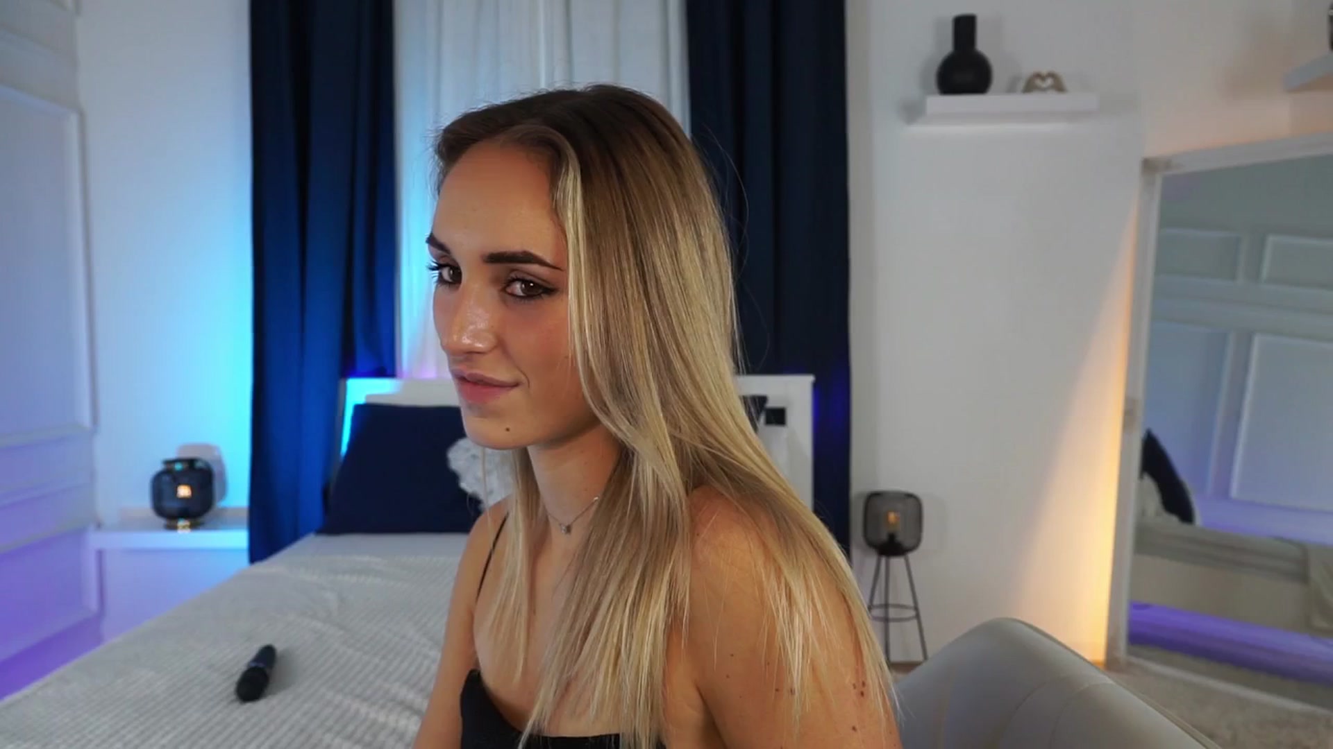 Gallery image thumbnail from LenaaStar's myfreecams stream on, 11/21/2025, 18:27 image 12 of 20