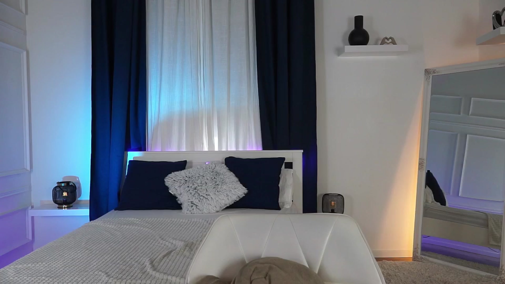 Gallery image thumbnail from LenaaStar's myfreecams stream on, 11/21/2025, 19:34 image 20 of 20