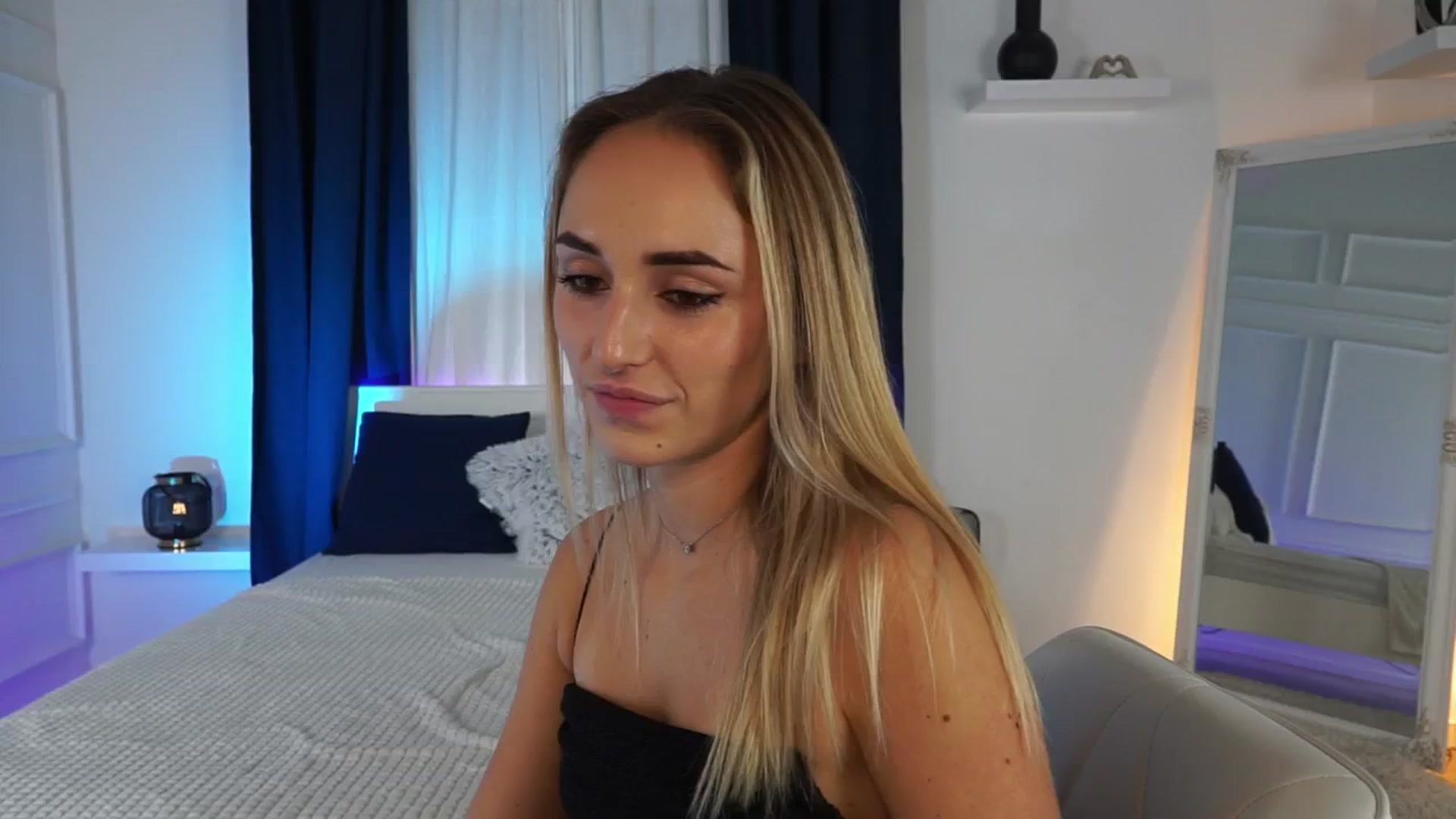Gallery image thumbnail from LenaaStar's myfreecams stream on, 11/21/2025, 19:34 image 11 of 20