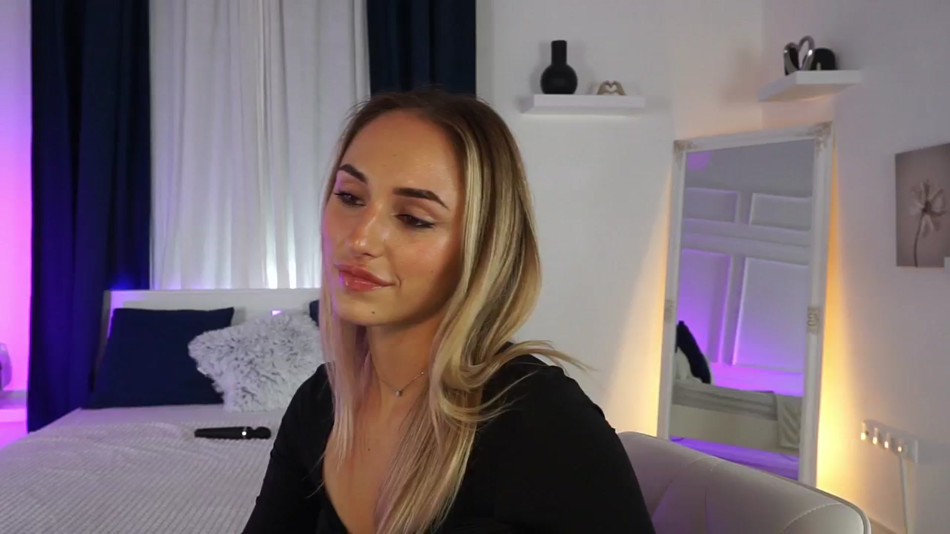 Gallery image thumbnail from LenaaStar's myfreecams stream on, 11/23/2025, 20:09 image 9 of 20