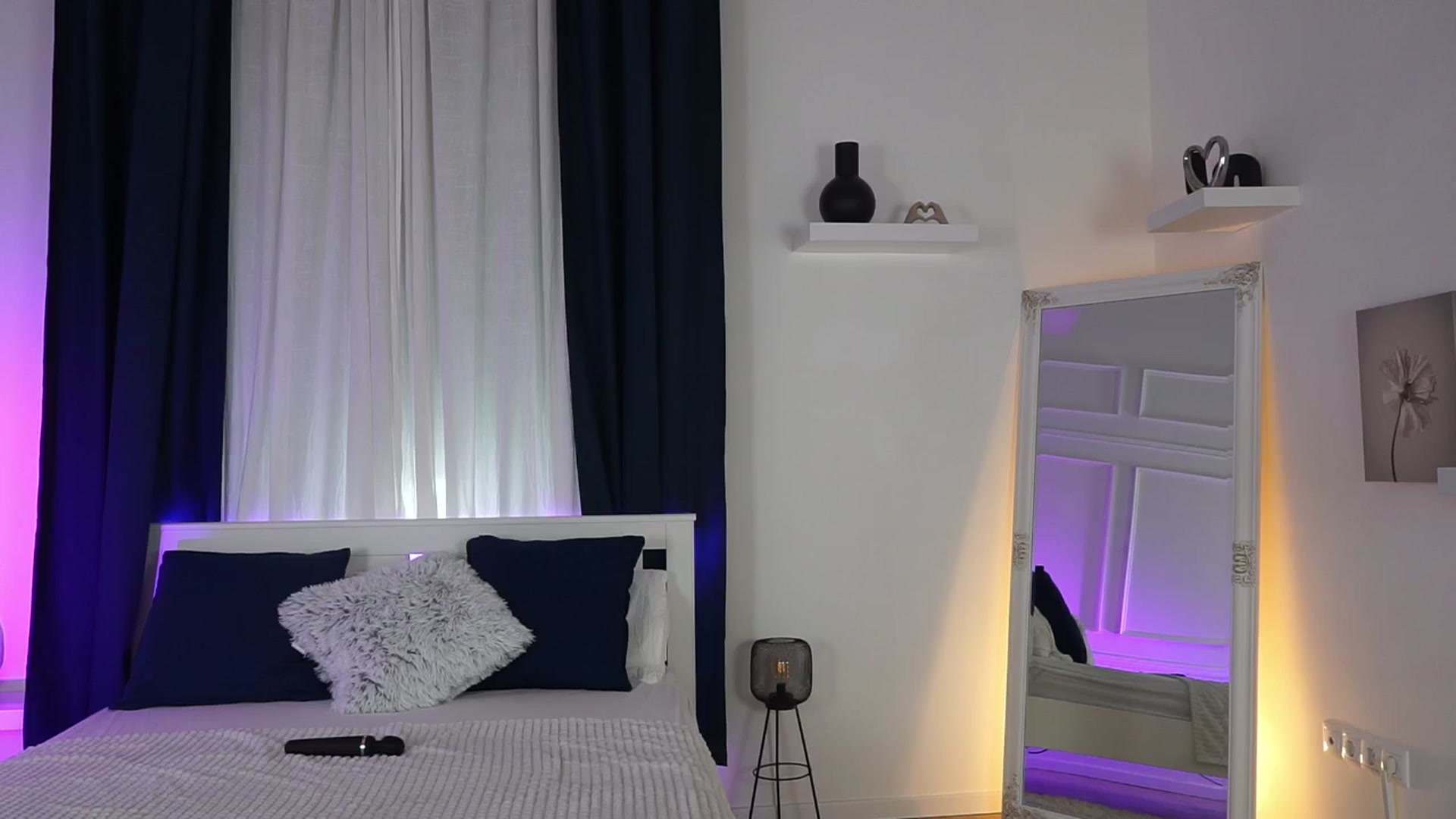 Gallery image thumbnail from LenaaStar's myfreecams stream on, 11/23/2025, 20:09 image 7 of 20