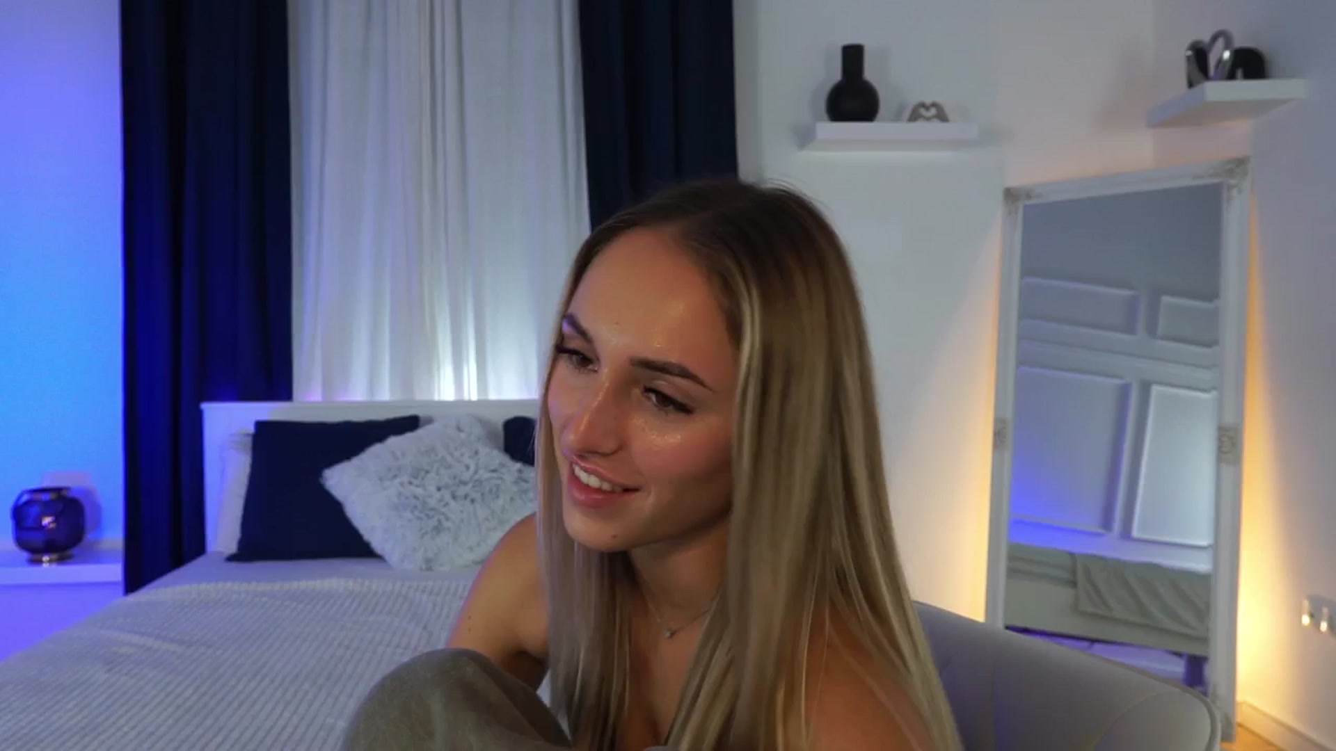 Gallery image thumbnail from LenaaStar's myfreecams stream on, 11/27/2025, 20:47 image 15 of 20