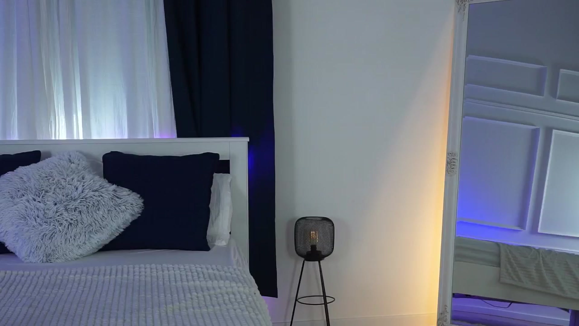 Gallery image thumbnail from LenaaStar's myfreecams stream on, 11/27/2025, 21:40 image 3 of 20