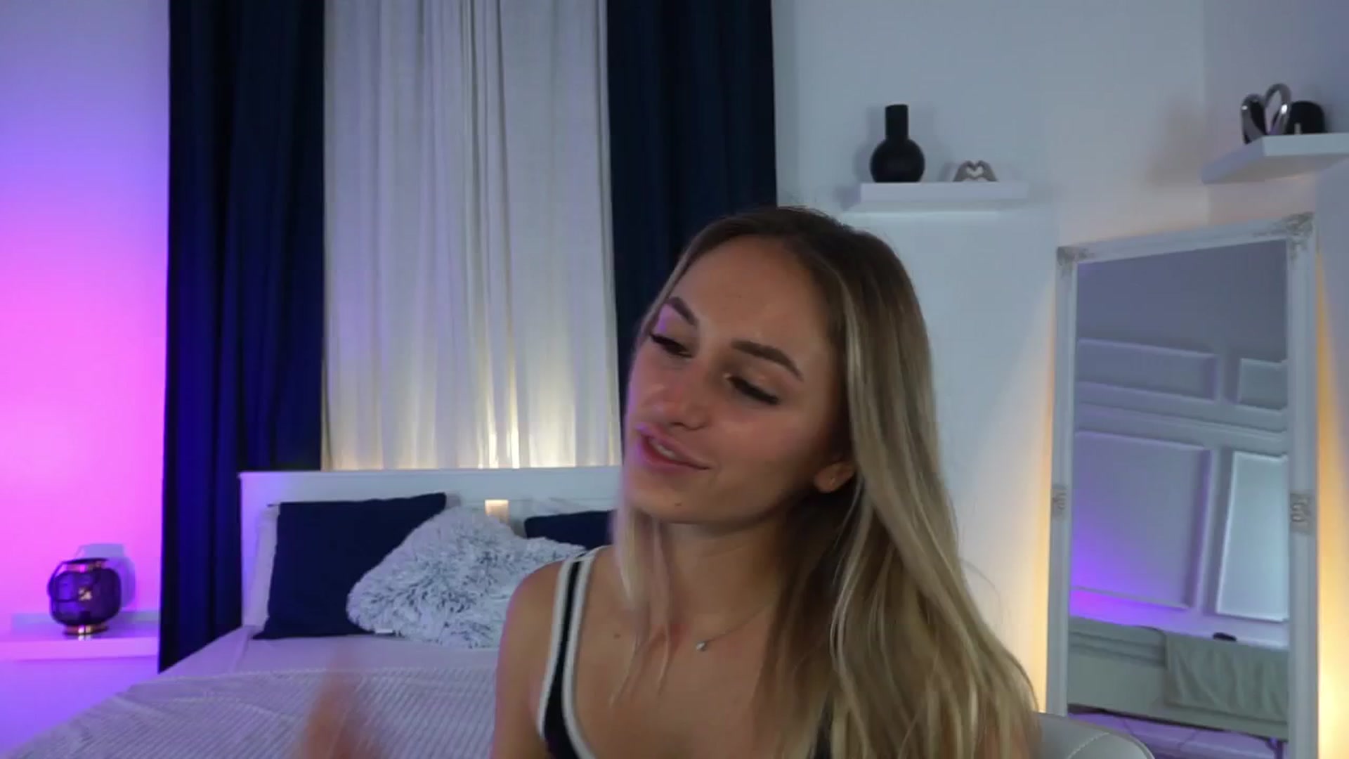 Gallery image thumbnail from LenaaStar's myfreecams stream on, 12/07/2025, 20:08 image 2 of 20
