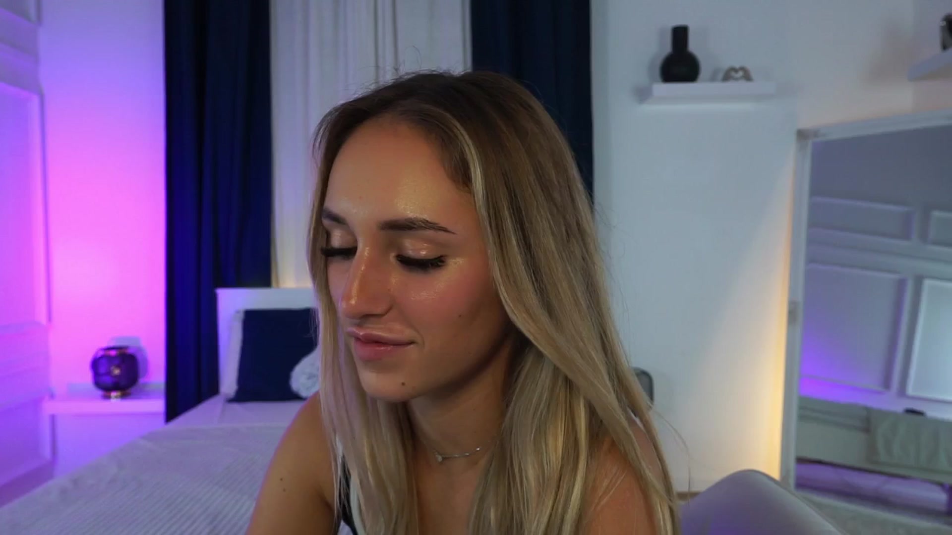 Gallery image thumbnail from LenaaStar's myfreecams stream on, 12/07/2025, 20:08 image 7 of 20
