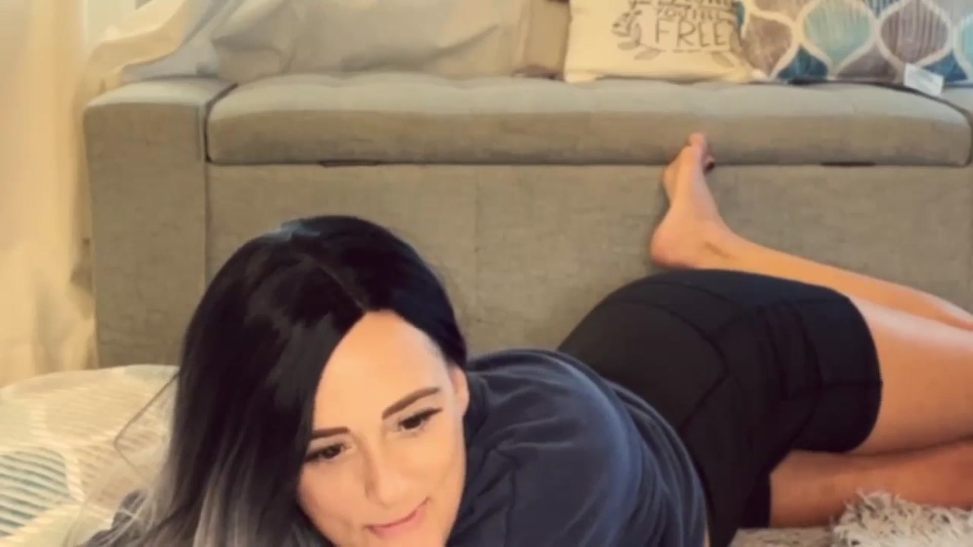 Gallery image thumbnail from Lenajane's myfreecams stream on, 10/12/2024, 20:04 image 14 of 20