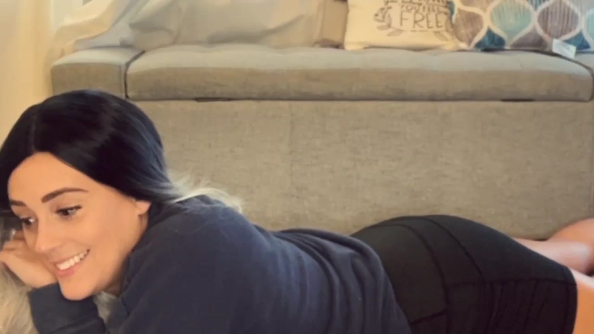 Gallery image thumbnail from Lenajane's myfreecams stream on, 10/12/2024, 20:04 image 7 of 20