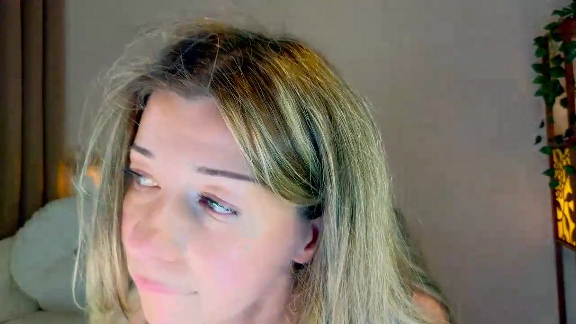 Gallery image thumbnail from Lenamuti25's myfreecams stream on, 07/03/2026, 11:08 image 14 of 20