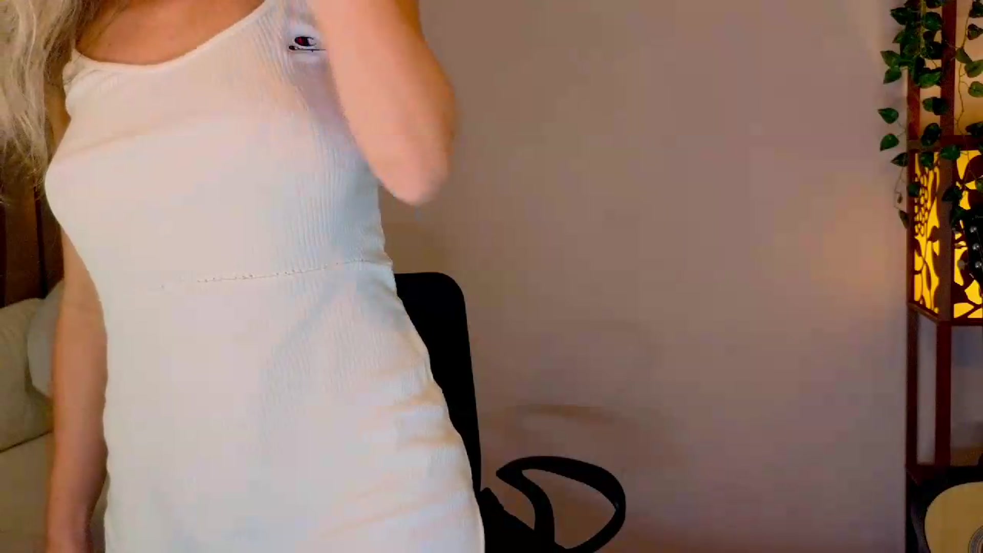 Gallery image thumbnail from Lenamuti25's myfreecams stream on, 08/28/2026, 10:09 image 19 of 20