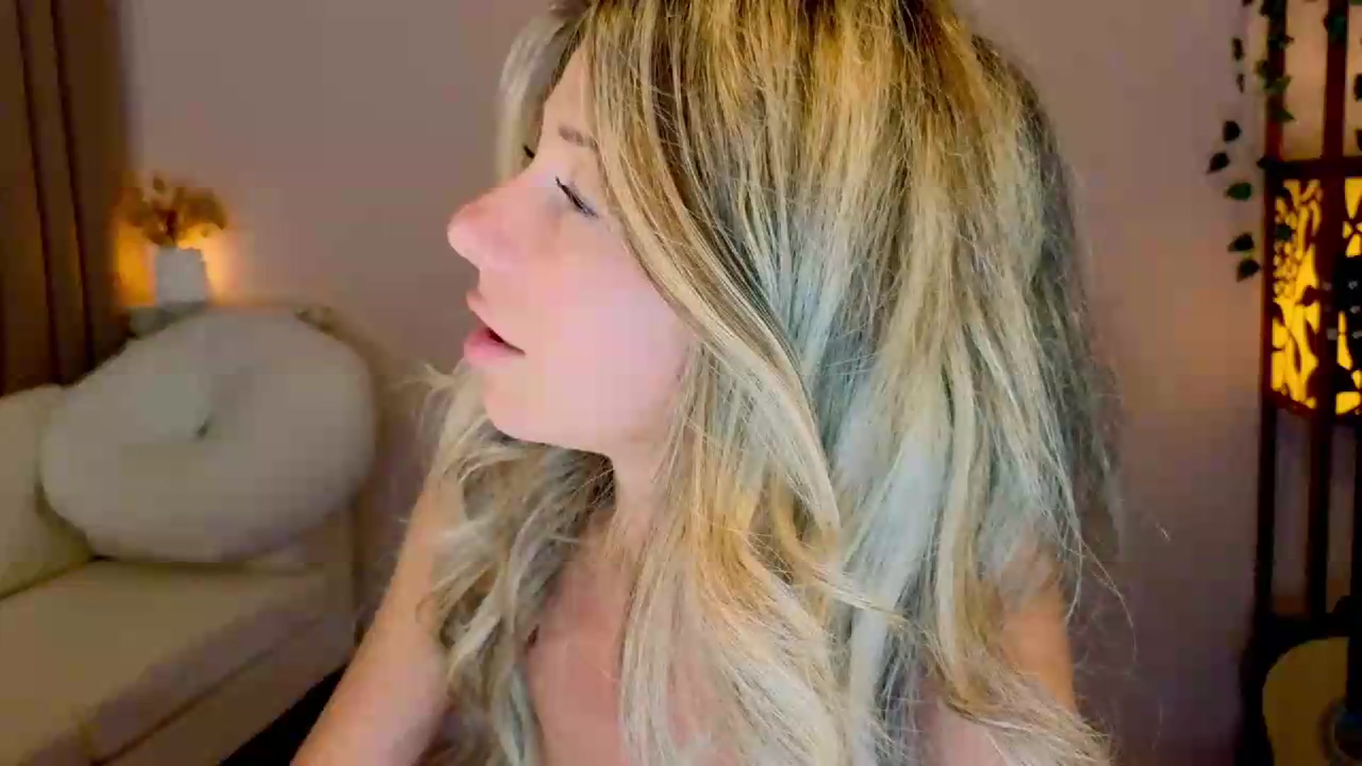 Gallery image thumbnail from Lenamuti25's myfreecams stream on, 09/08/2026, 11:18 image 15 of 20