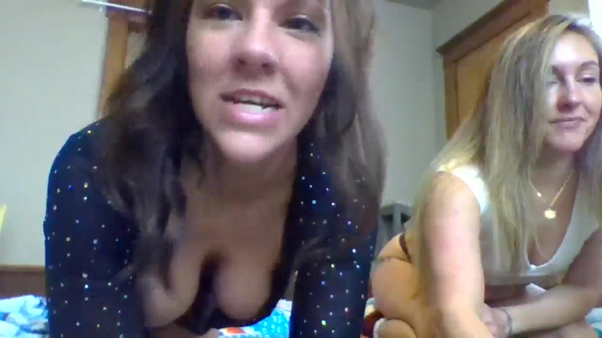 Gallery image thumbnail from LeniHill's myfreecams stream on, 11/20/2024, 17:23 image 7 of 20