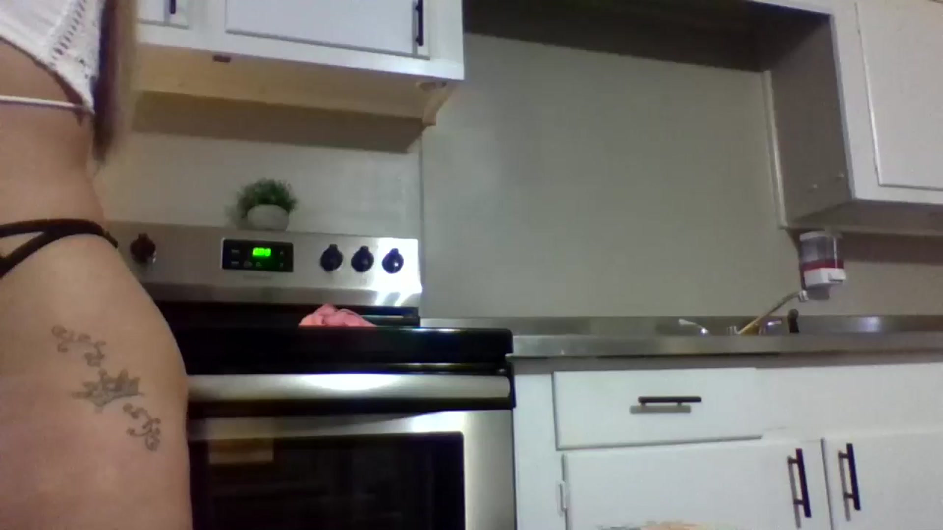 Gallery image thumbnail from LeniHill's myfreecams stream on, 11/20/2024, 18:20 image 8 of 20