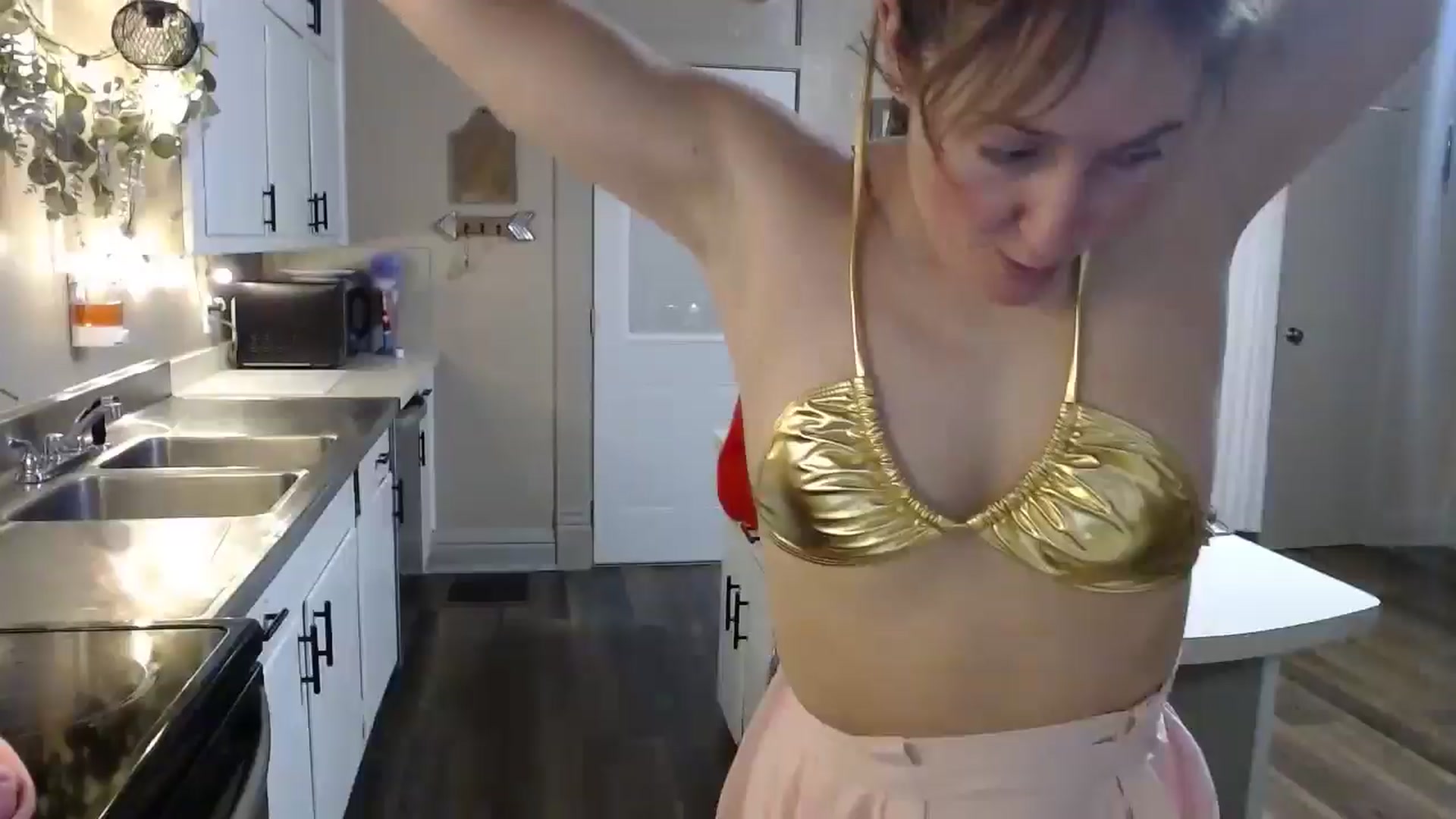 Gallery image thumbnail from LeniHill's myfreecams stream on, 01/18/2025, 01:58 image 13 of 20