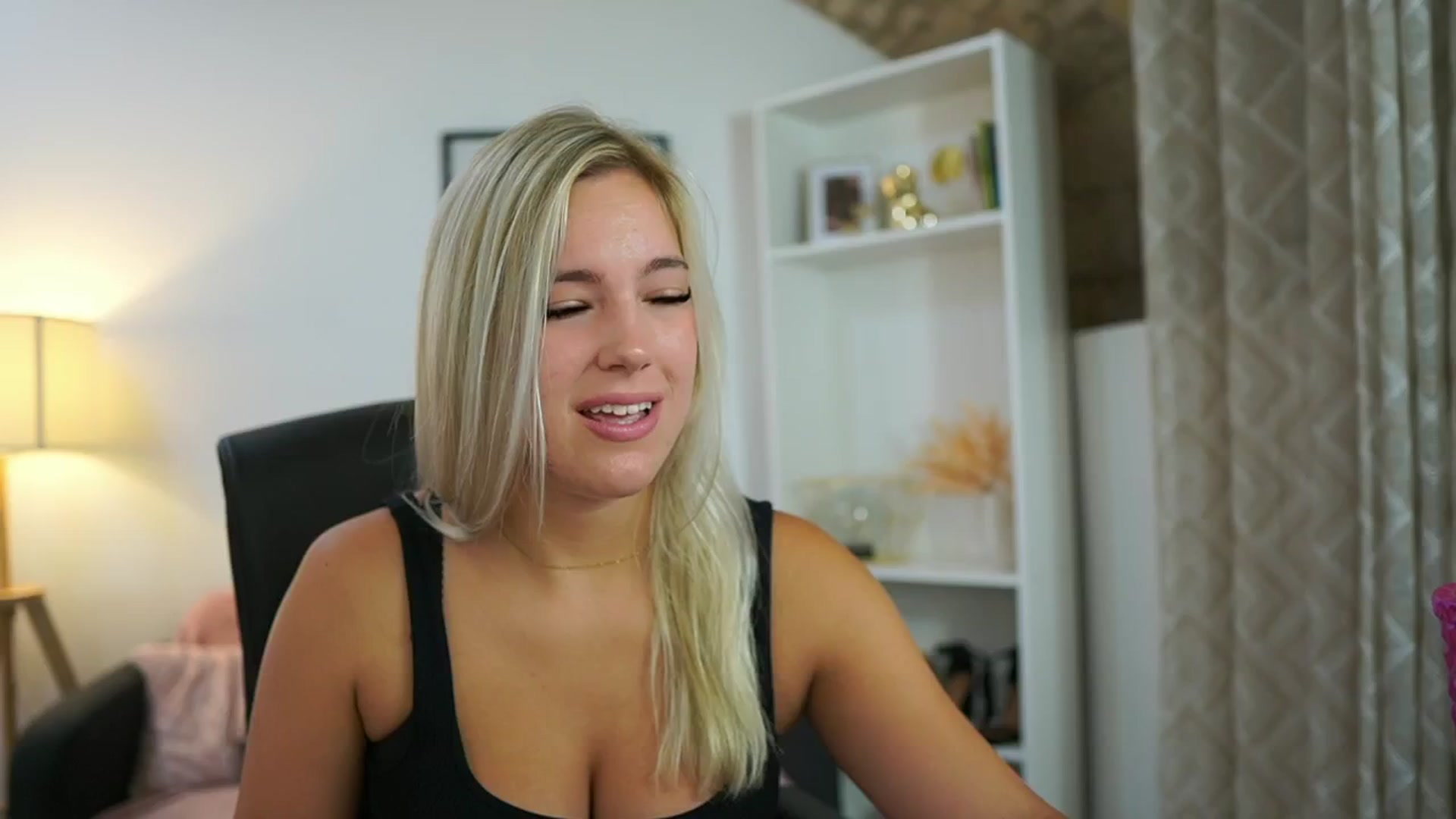 Gallery image thumbnail from Leokitty_'s myfreecams stream on, 07/31/2025, 16:40 image 7 of 20