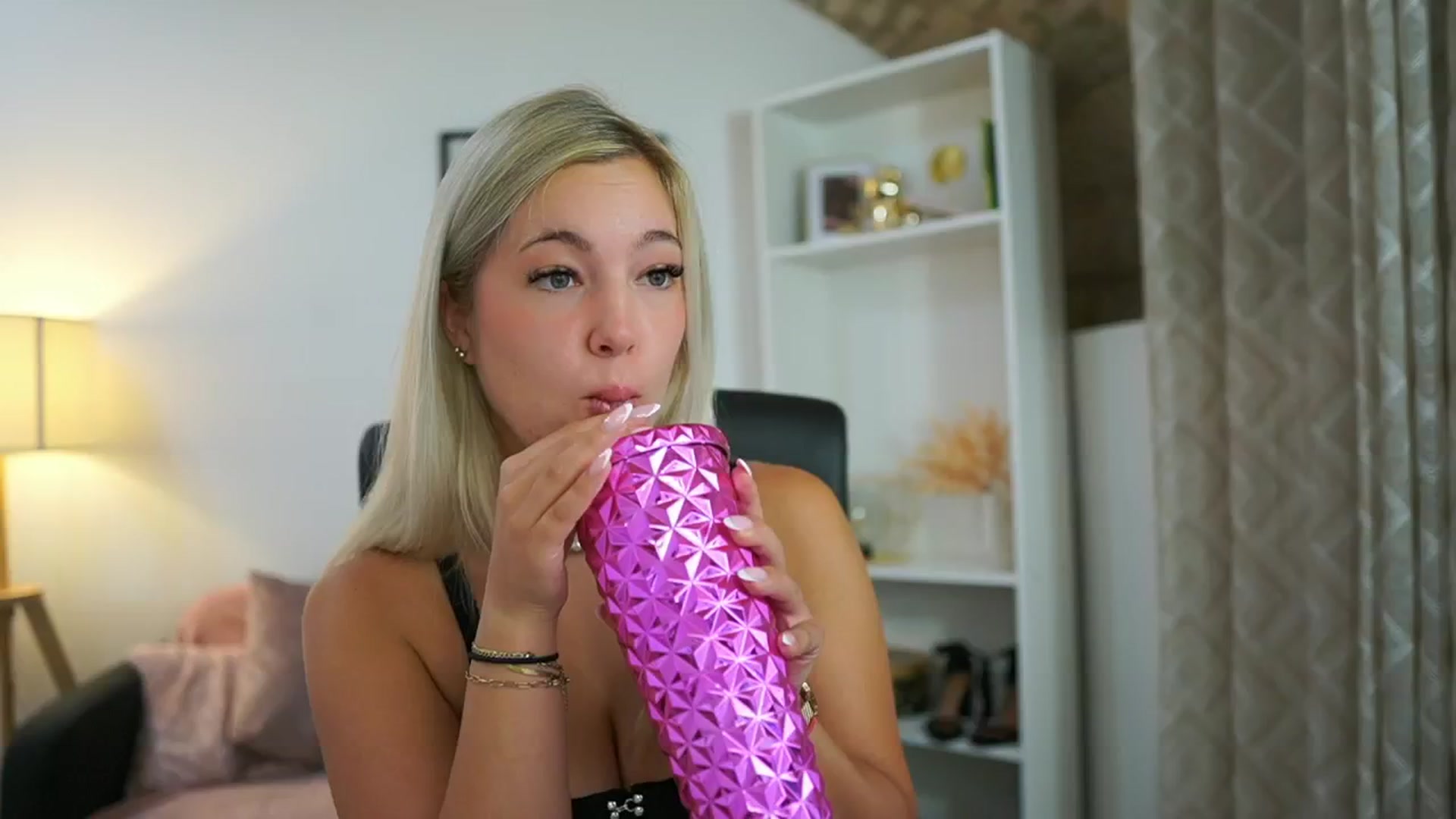 Gallery image thumbnail from Leokitty_'s myfreecams stream on, 08/01/2025, 15:22 image 5 of 20