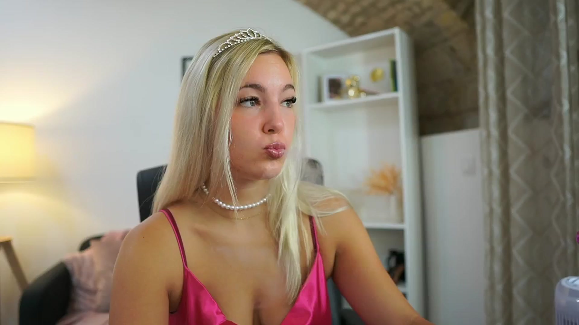 Gallery image thumbnail from Leokitty_'s myfreecams stream on, 08/05/2025, 08:58 image 10 of 20