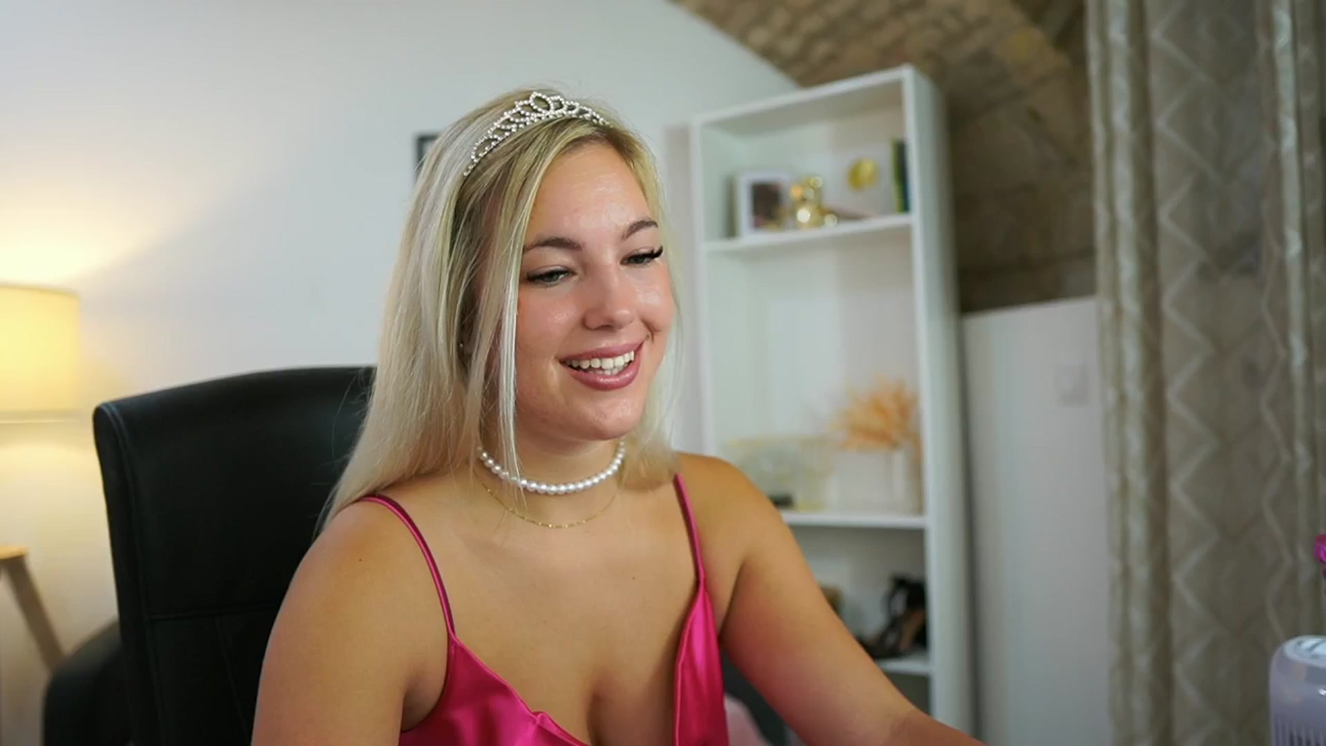 Gallery image thumbnail from Leokitty_'s myfreecams stream on, 08/05/2025, 10:53 image 19 of 20