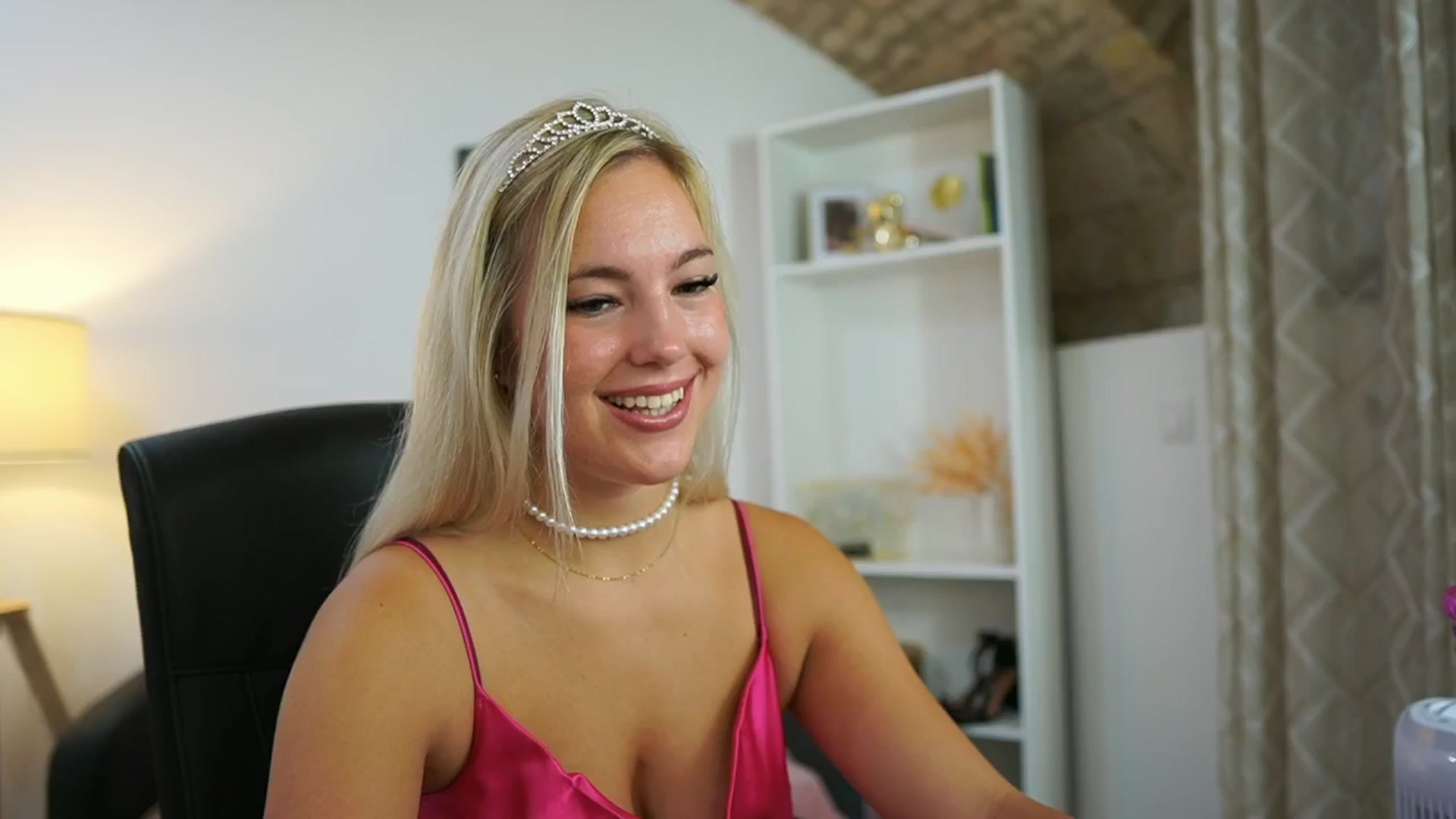Gallery image thumbnail from Leokitty_'s myfreecams stream on, 08/05/2025, 10:53 image 18 of 20