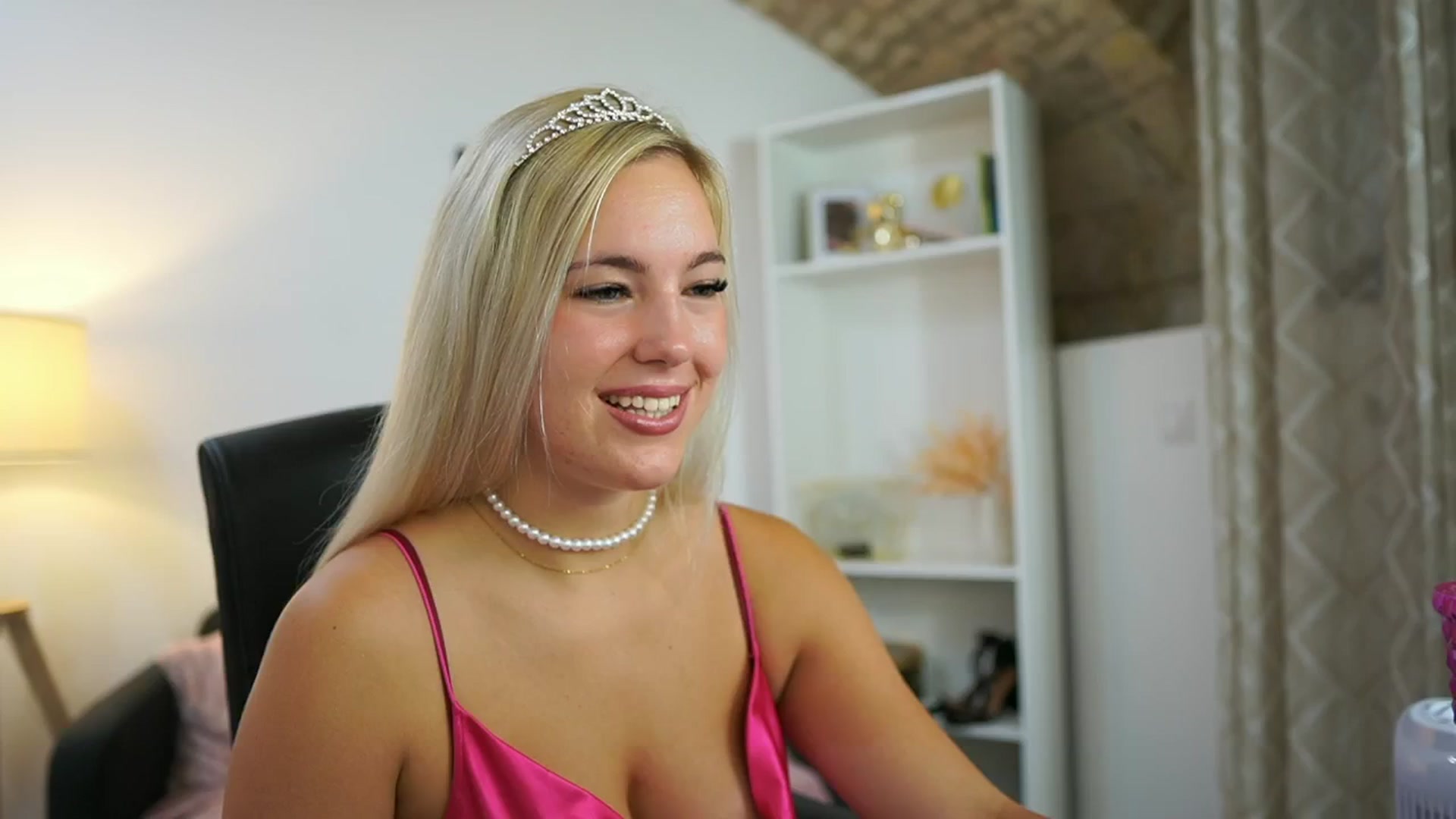 Gallery image thumbnail from Leokitty_'s myfreecams stream on, 08/05/2025, 11:23 image 4 of 20