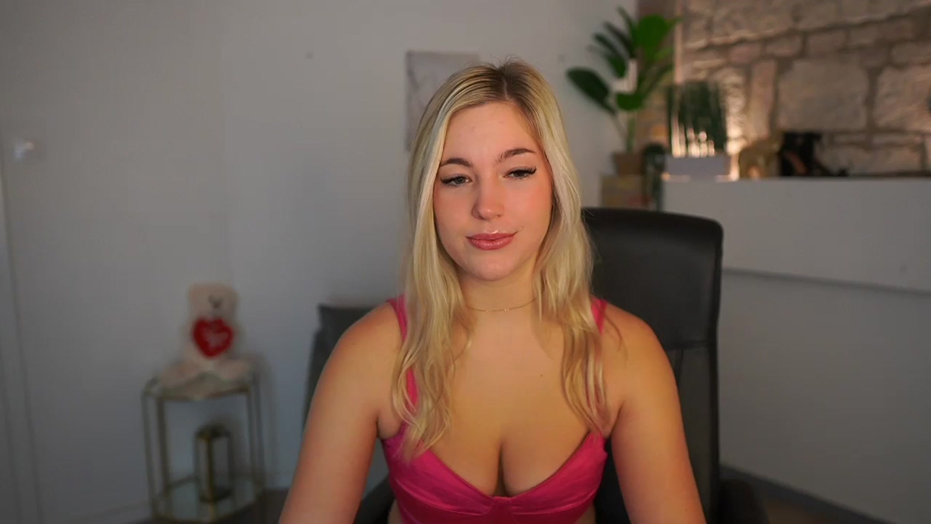 Gallery image thumbnail from Leokitty_'s myfreecams stream on, 01/06/2026, 11:51 image 6 of 20