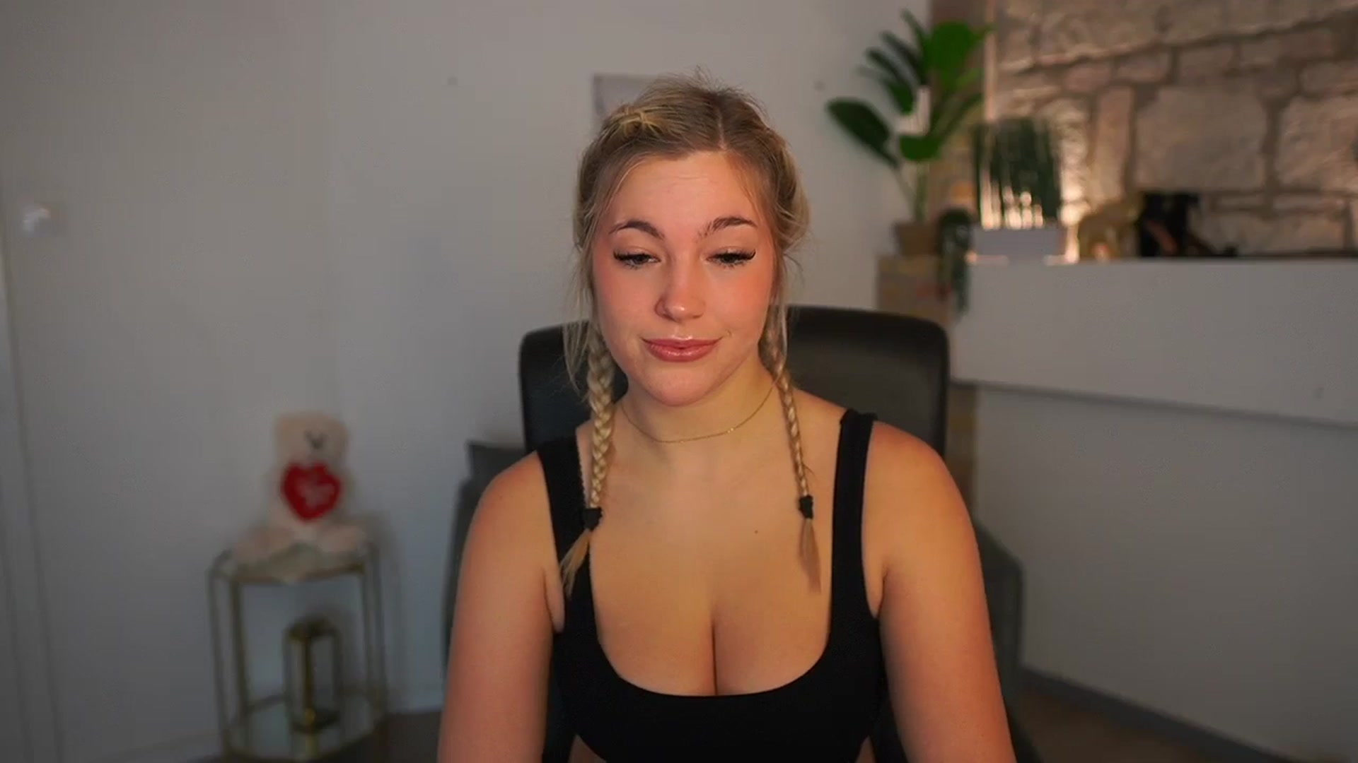 Gallery image thumbnail from Leokitty_'s myfreecams stream on, 01/07/2026, 15:25 image 10 of 20