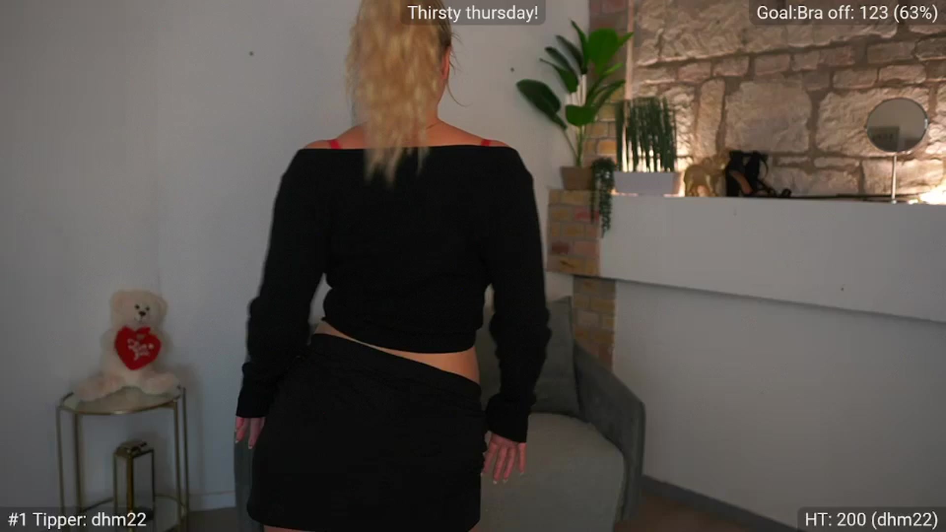 Gallery image thumbnail from Leokitty_'s myfreecams stream on, 01/08/2026, 18:53 image 18 of 20
