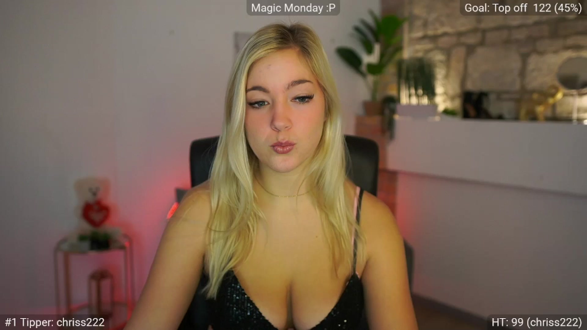 Gallery image thumbnail from Leokitty_'s myfreecams stream on, 01/12/2026, 14:36 image 1 of 20