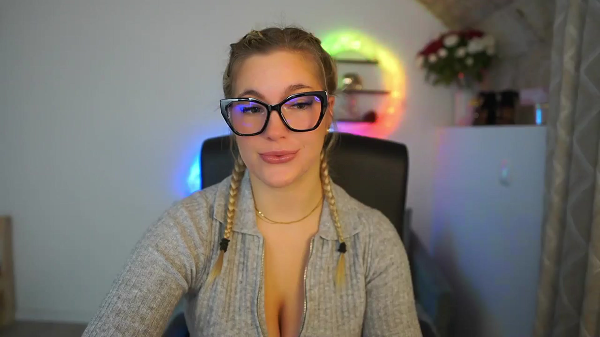 Gallery image thumbnail from Leokitty_'s myfreecams stream on, 02/03/2026, 14:40 image 13 of 20