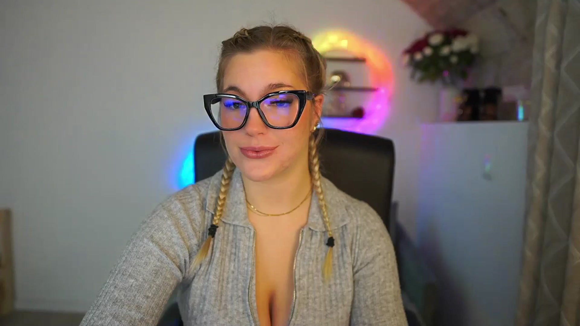 Gallery image thumbnail from Leokitty_'s myfreecams stream on, 02/03/2026, 14:40 image 12 of 20