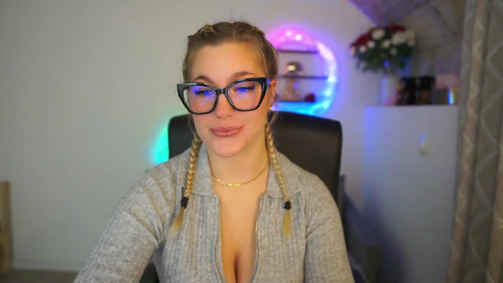 Gallery image thumbnail from Leokitty_'s myfreecams stream on, 02/03/2026, 14:40 image 10 of 20