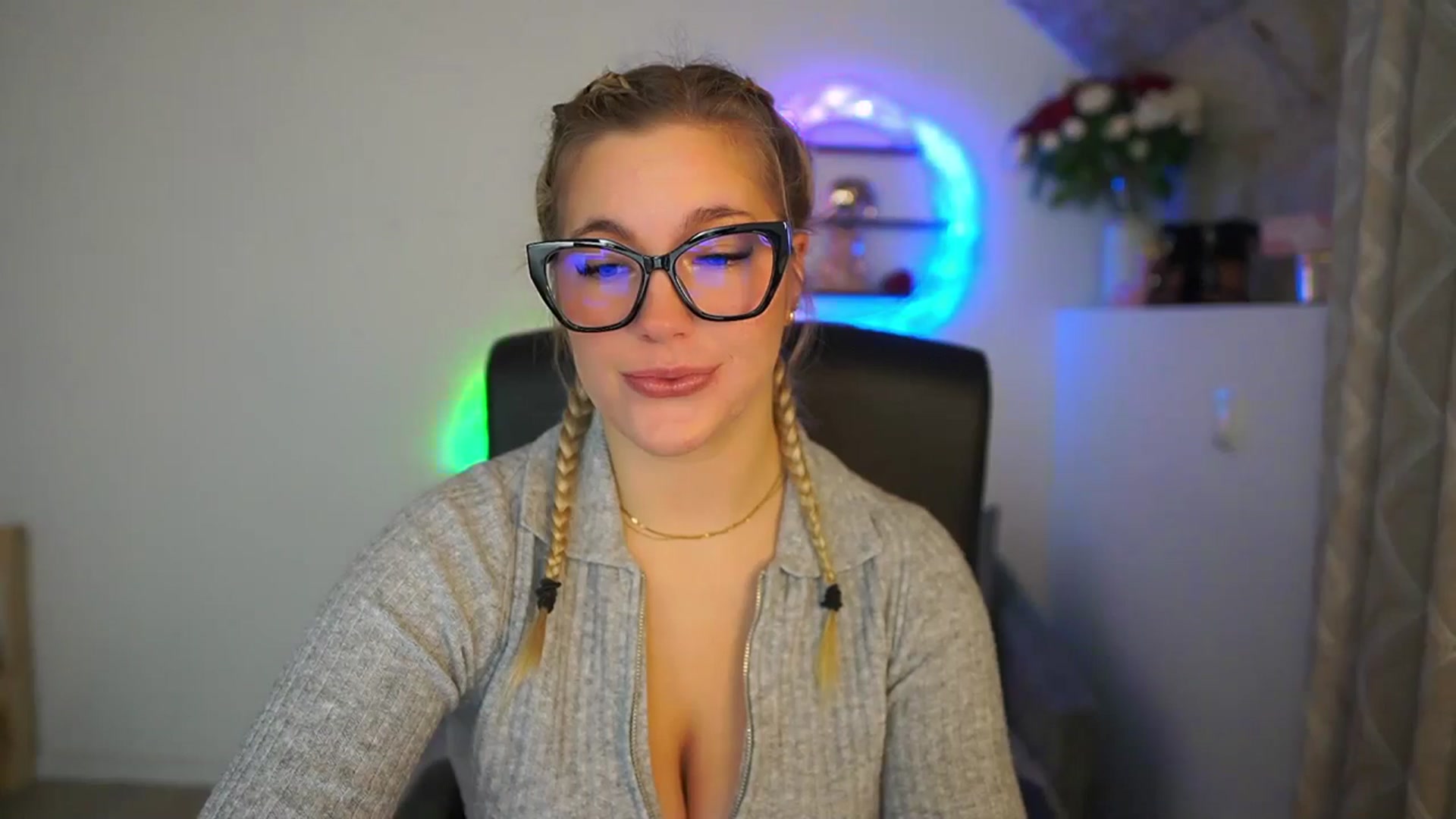 Gallery image thumbnail from Leokitty_'s myfreecams stream on, 02/03/2026, 14:40 image 9 of 20