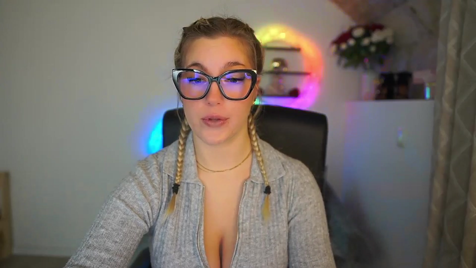 Gallery image thumbnail from Leokitty_'s myfreecams stream on, 02/03/2026, 14:40 image 2 of 20
