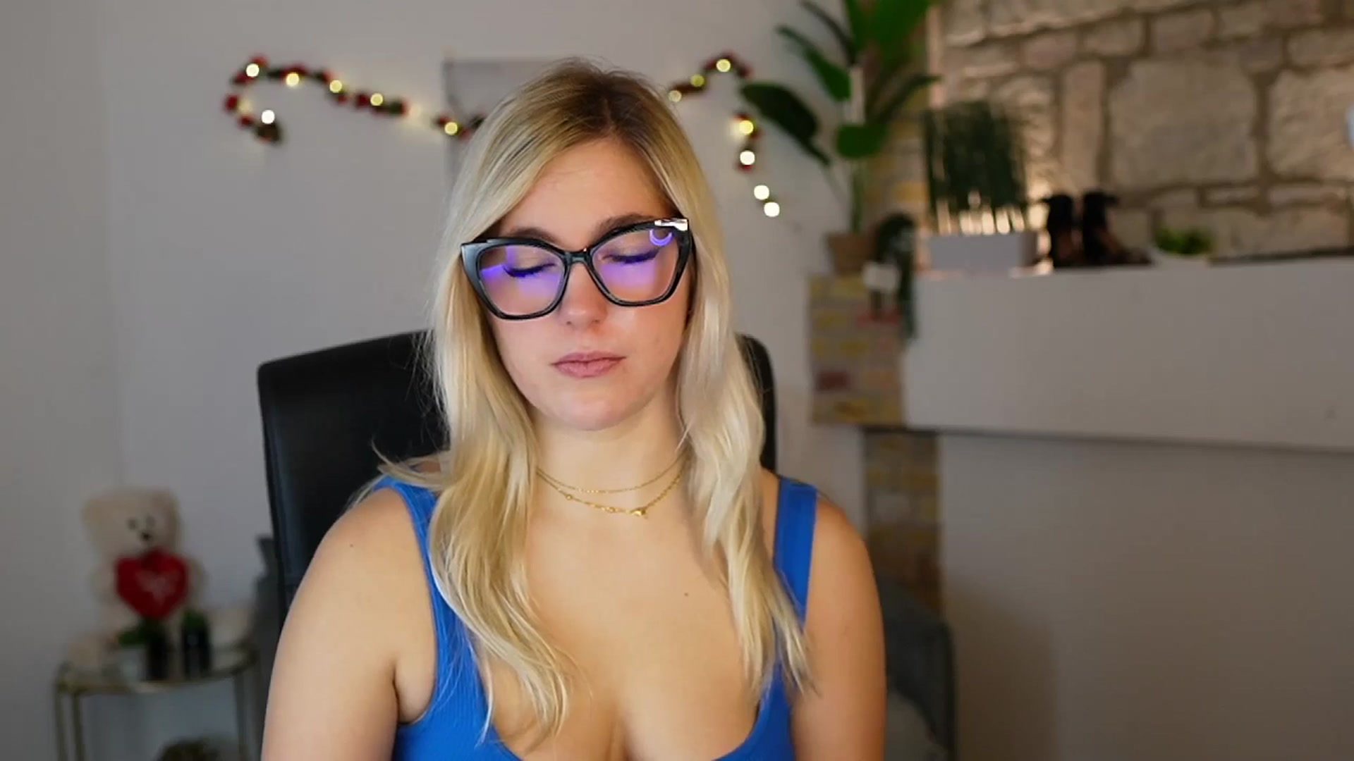 Gallery image thumbnail from Leokitty_'s myfreecams stream on, 02/16/2026, 16:30 image 10 of 20