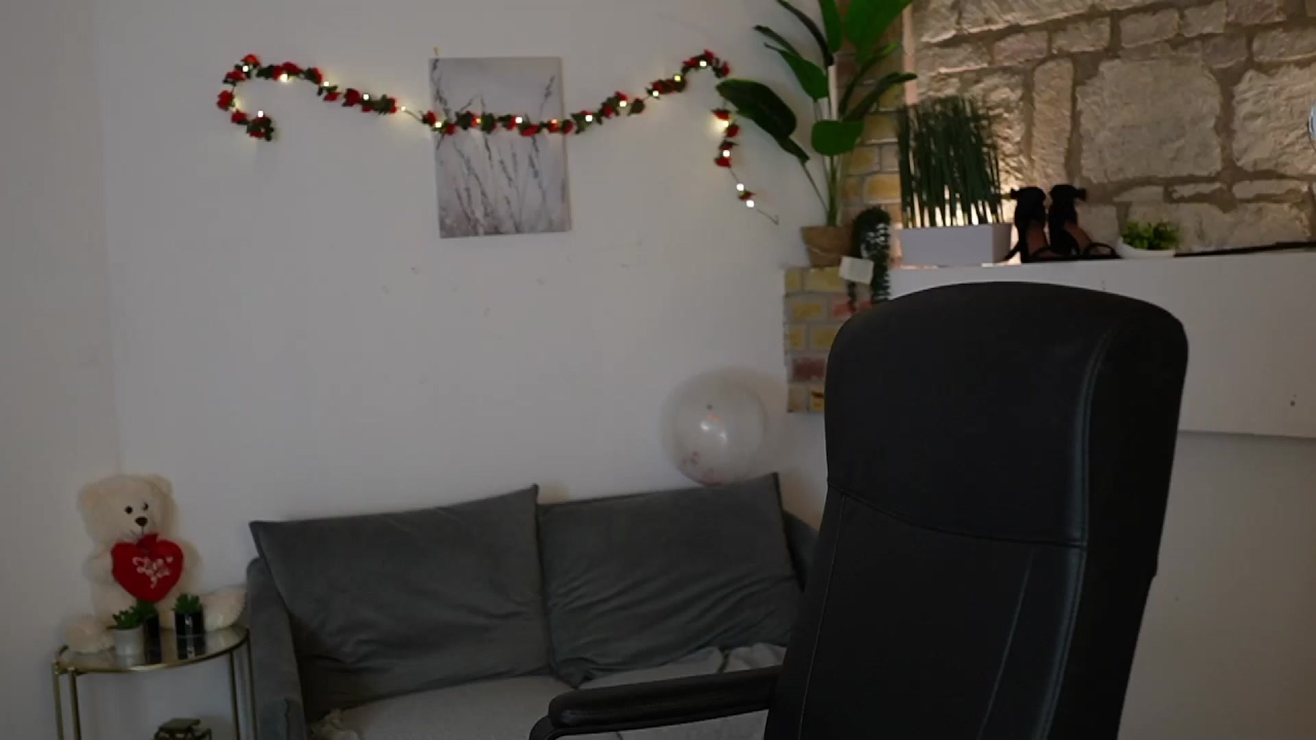 Gallery image thumbnail from Leokitty_'s myfreecams stream on, 02/16/2026, 16:30 image 20 of 20