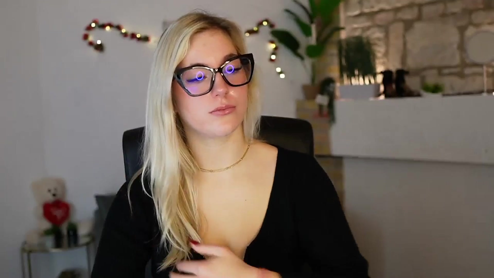 Gallery image thumbnail from Leokitty_'s myfreecams stream on, 02/17/2026, 15:28 image 19 of 20