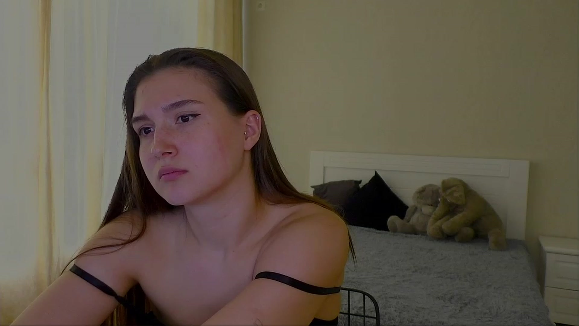 Gallery image thumbnail from LeraNuttella's myfreecams stream on, 03/29/2023, 09:59 image 3 of 20