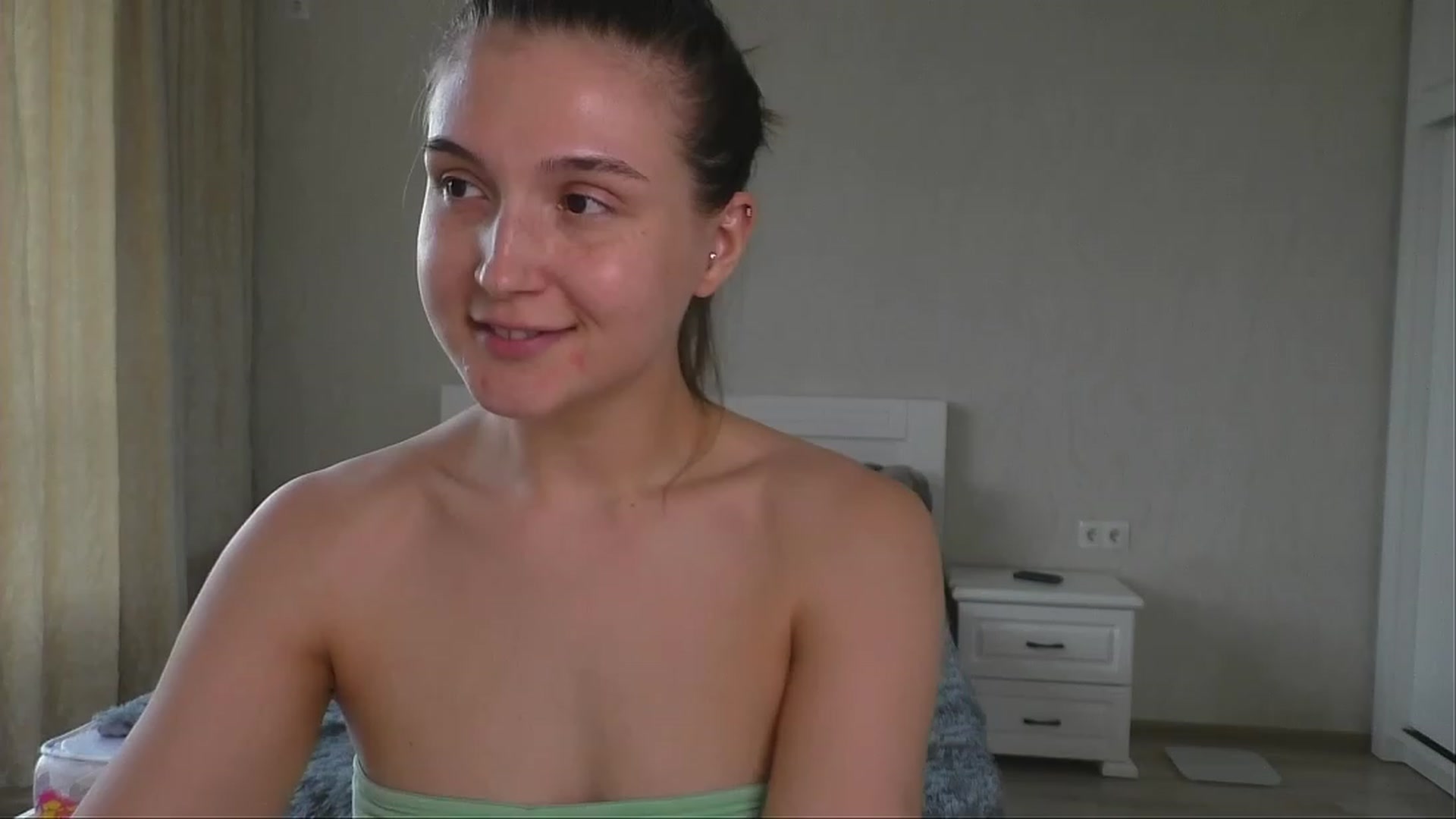 Gallery image thumbnail from LeraNuttella's myfreecams stream on, 05/08/2023, 10:52 image 7 of 20