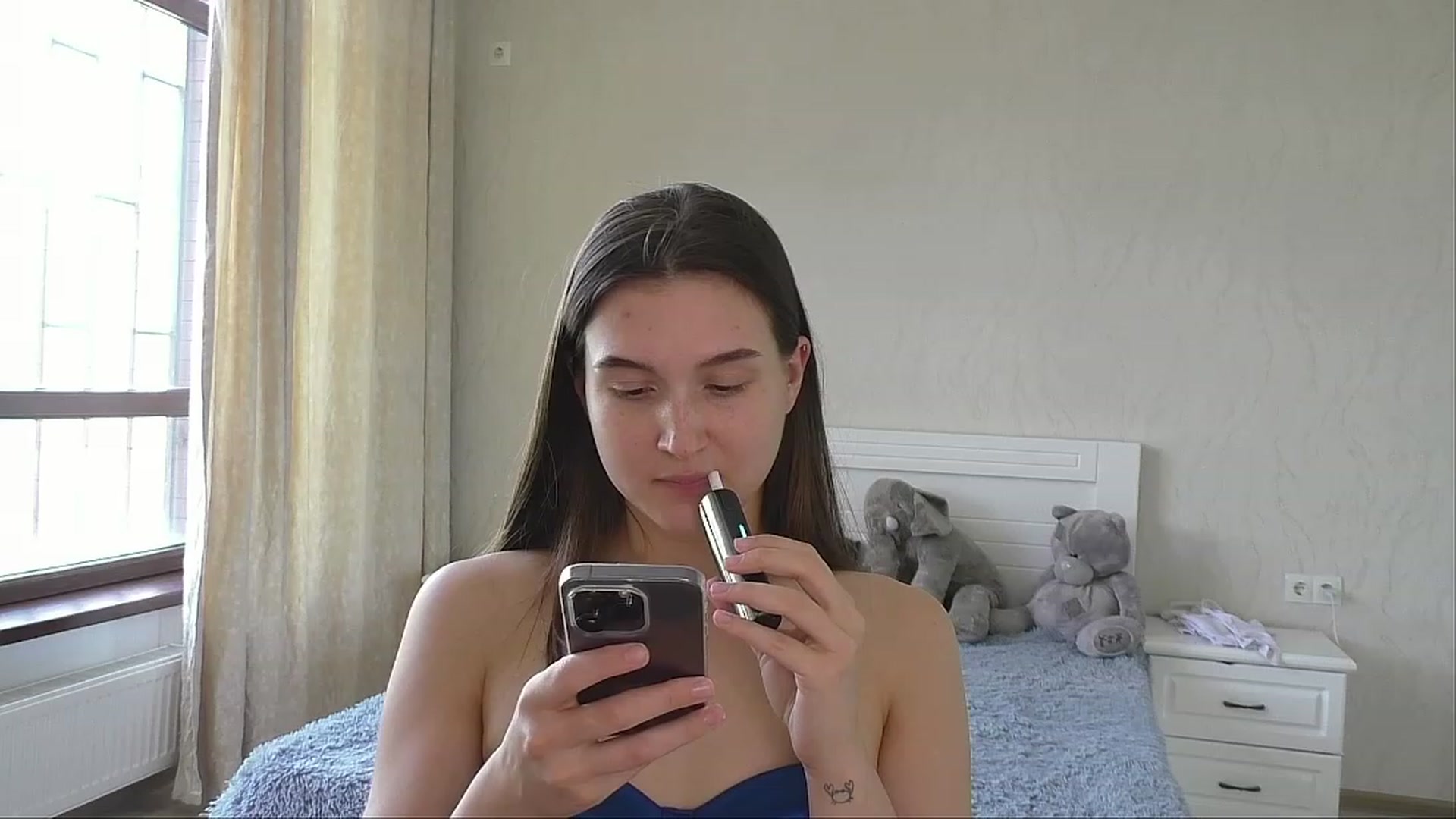 Gallery image thumbnail from LeraNuttella's myfreecams stream on, 06/13/2023, 07:43 image 16 of 20