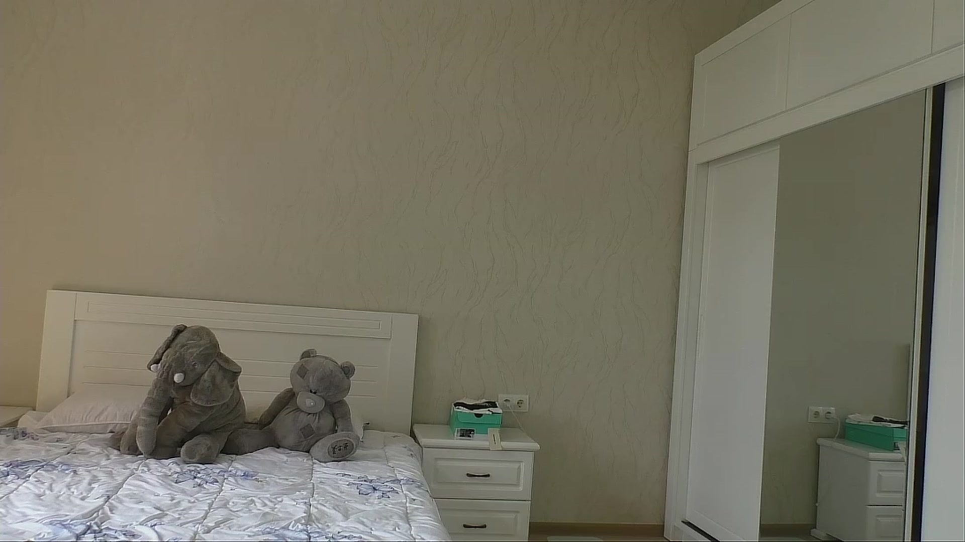 Gallery image thumbnail from LeraNuttella's myfreecams stream on, 08/04/2023, 10:41 image 10 of 20