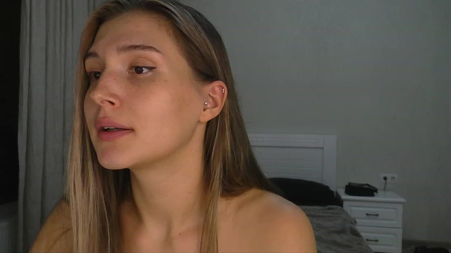 Gallery image thumbnail from LeraNuttella's myfreecams stream on, 12/09/2023, 17:23 image 2 of 20