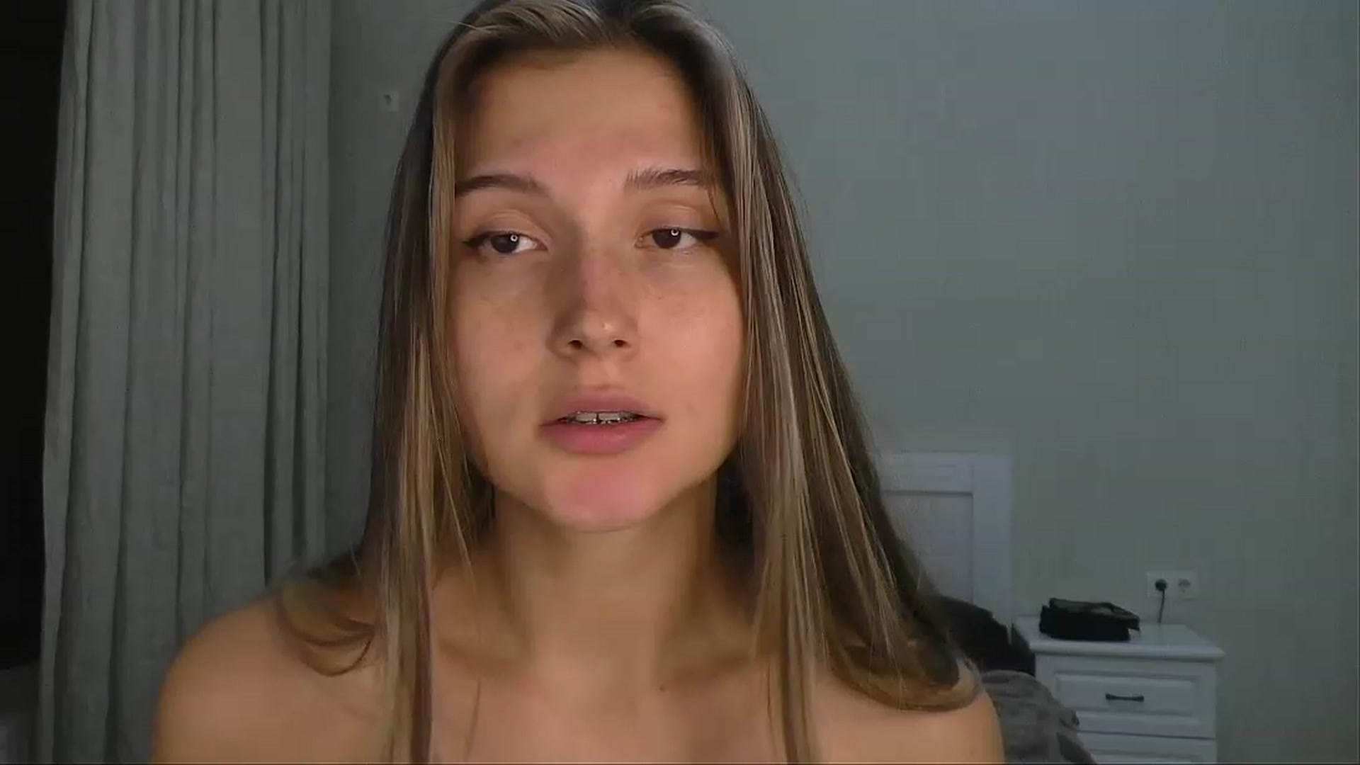 Gallery image thumbnail from LeraNuttella's myfreecams stream on, 12/09/2023, 17:23 image 15 of 20