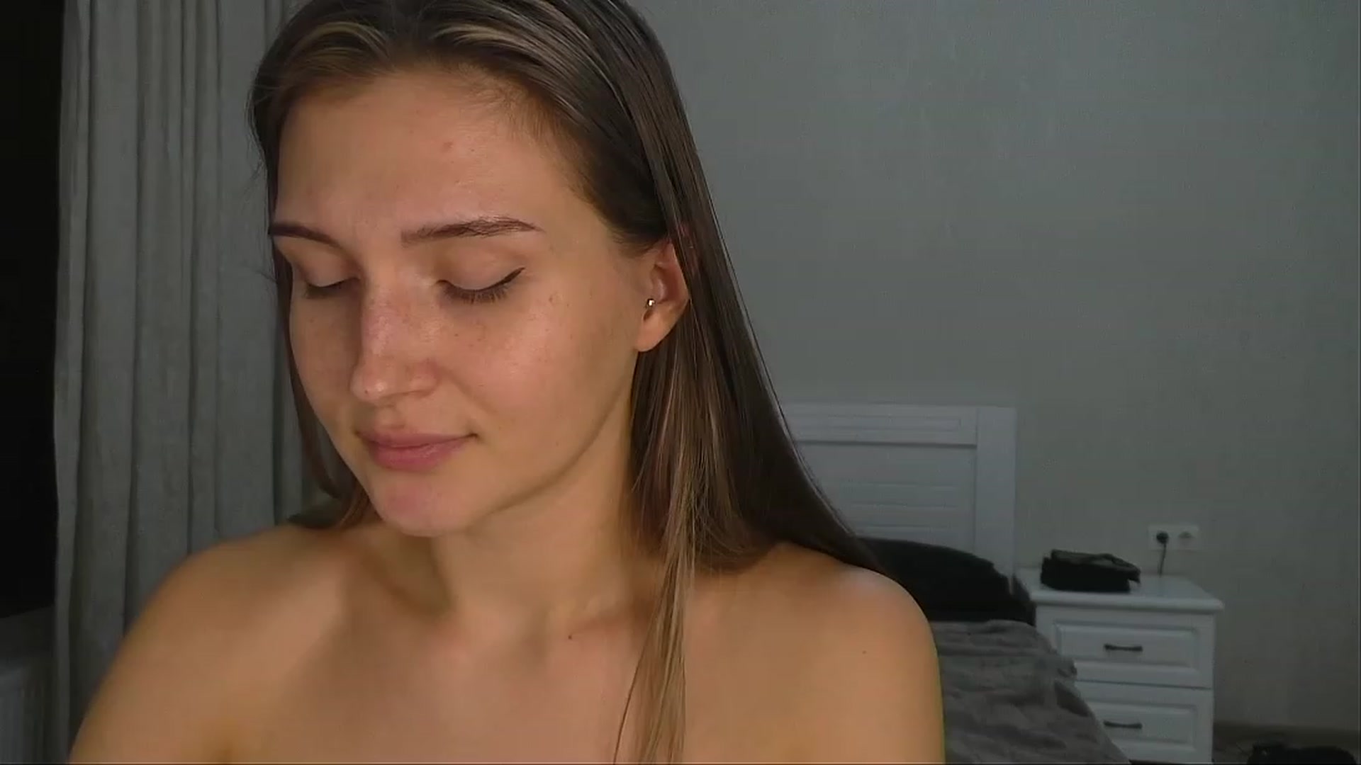 Gallery image thumbnail from LeraNuttella's myfreecams stream on, 12/09/2023, 17:23 image 3 of 20